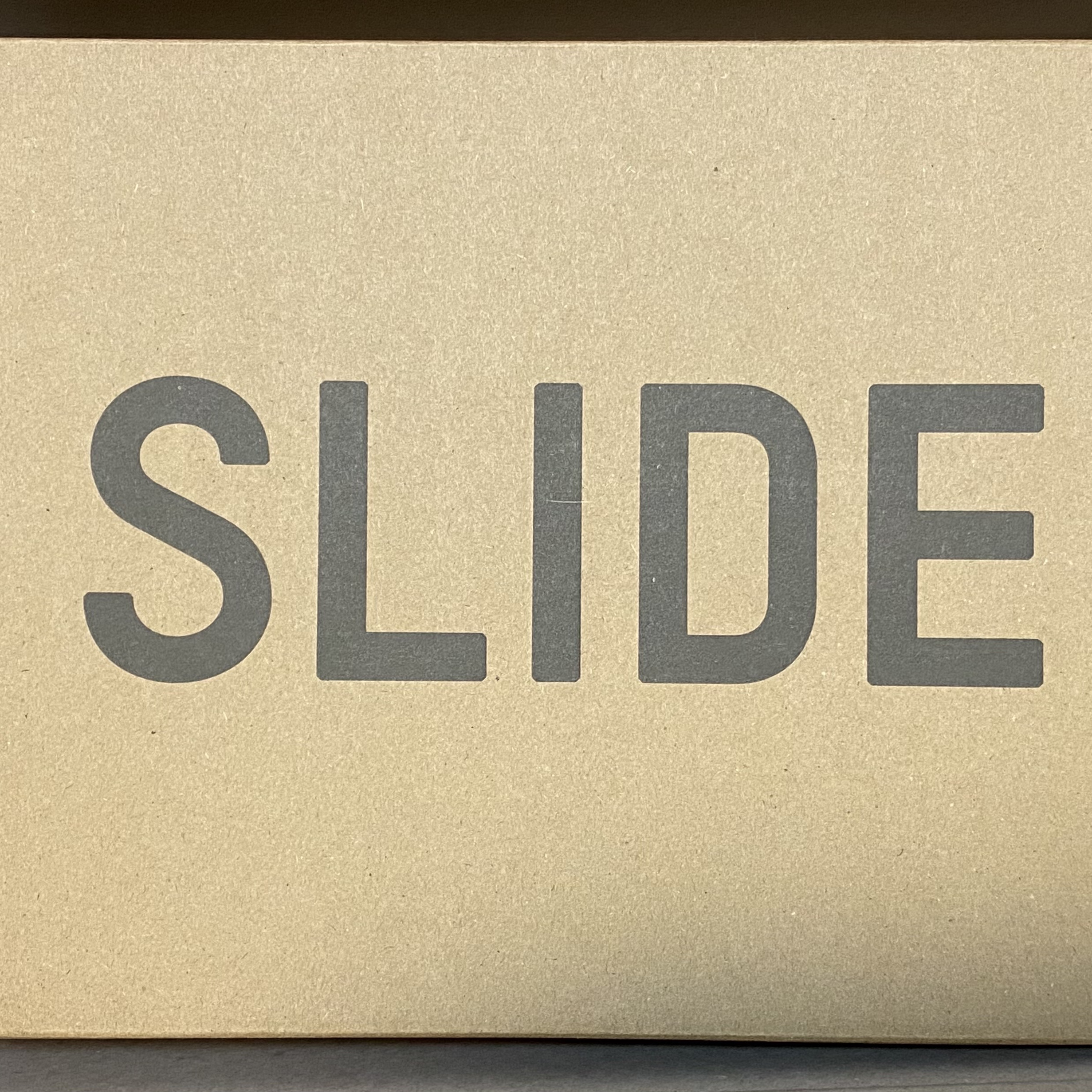 Adidas Yeezy Slide Azure 착용 스타일 - 1