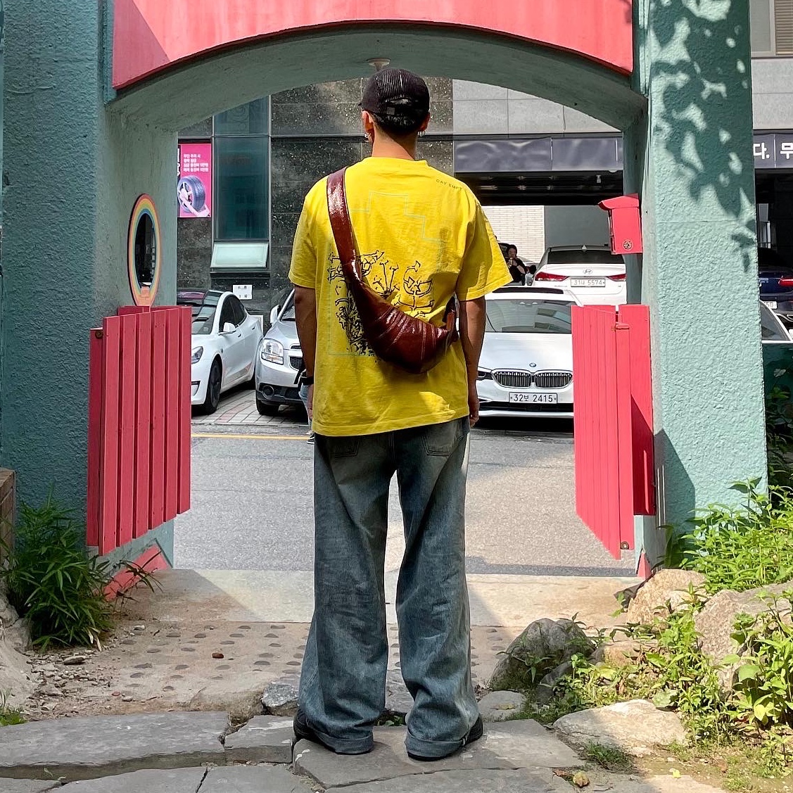 Lemaire Small Croissant Bag Chocolate Fondant, Cav Empt Overdye FK Sheet9 T-Shirt Yellow - 23SS 착용 스타일 - 2