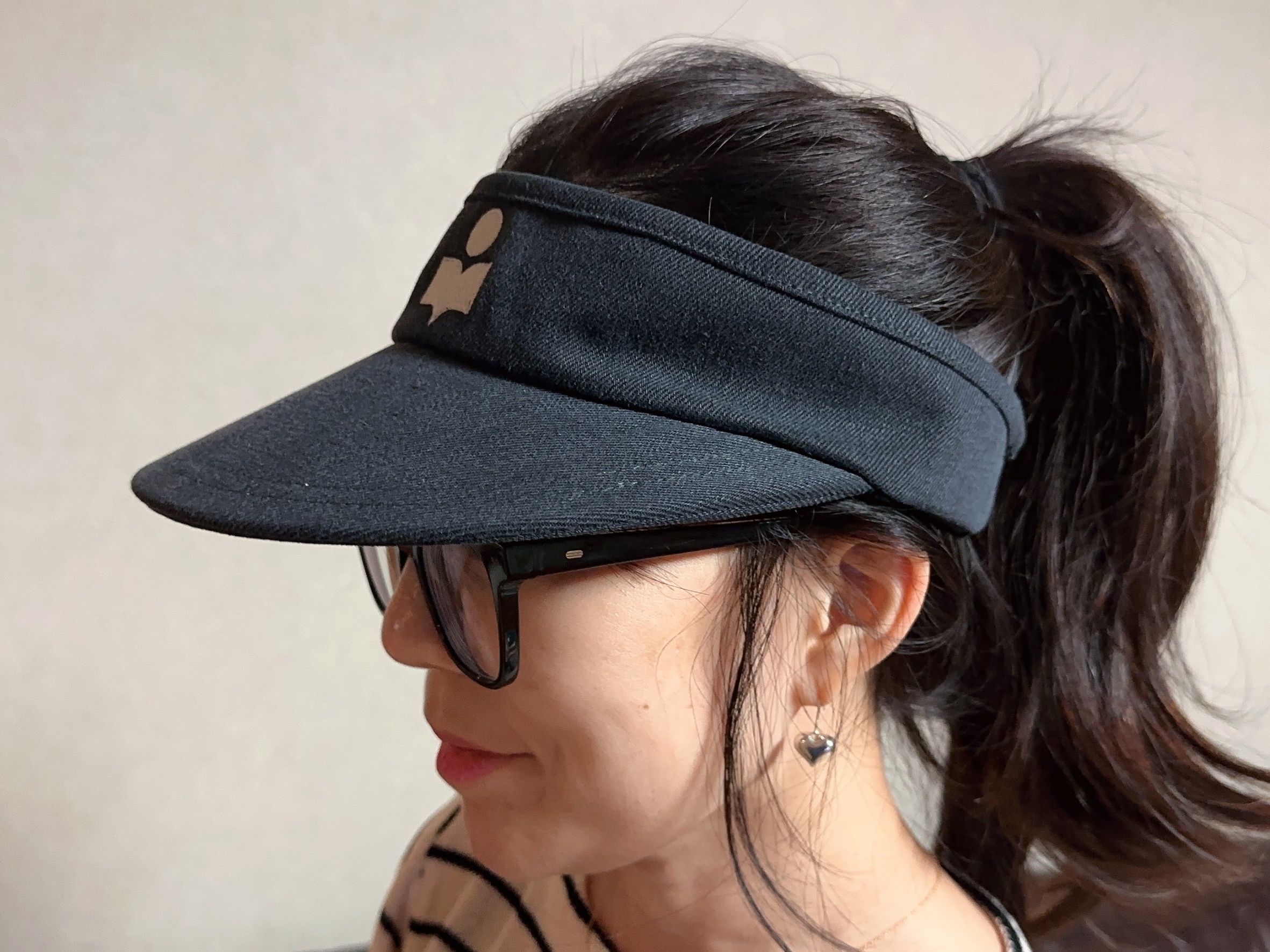 (W) Isabel Marant Tyry Visor Cap Grey - 23SS 착용 스타일 - 1