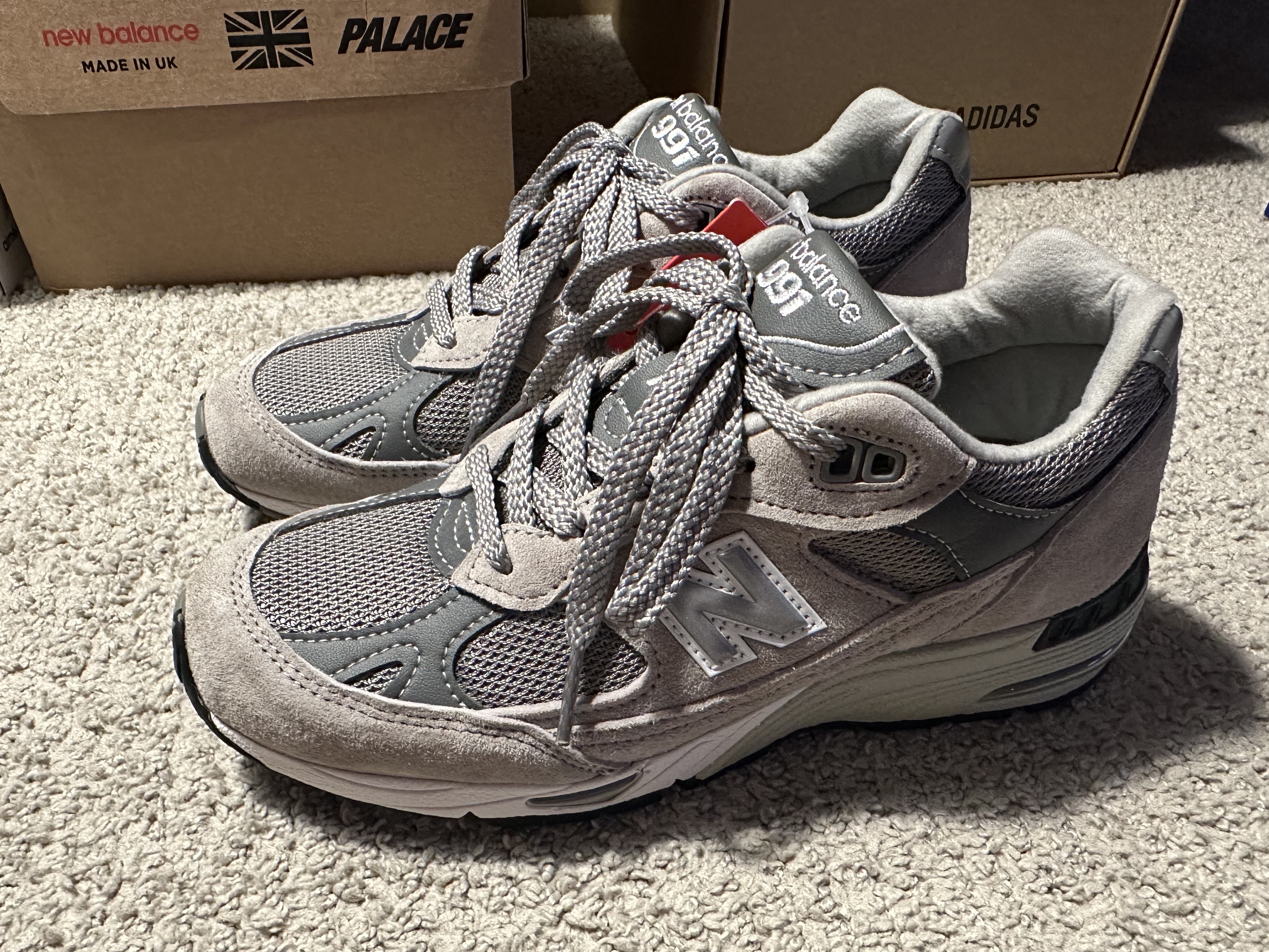 (W) New Balance 991 Made in UK Grey 착용 스타일 - 1