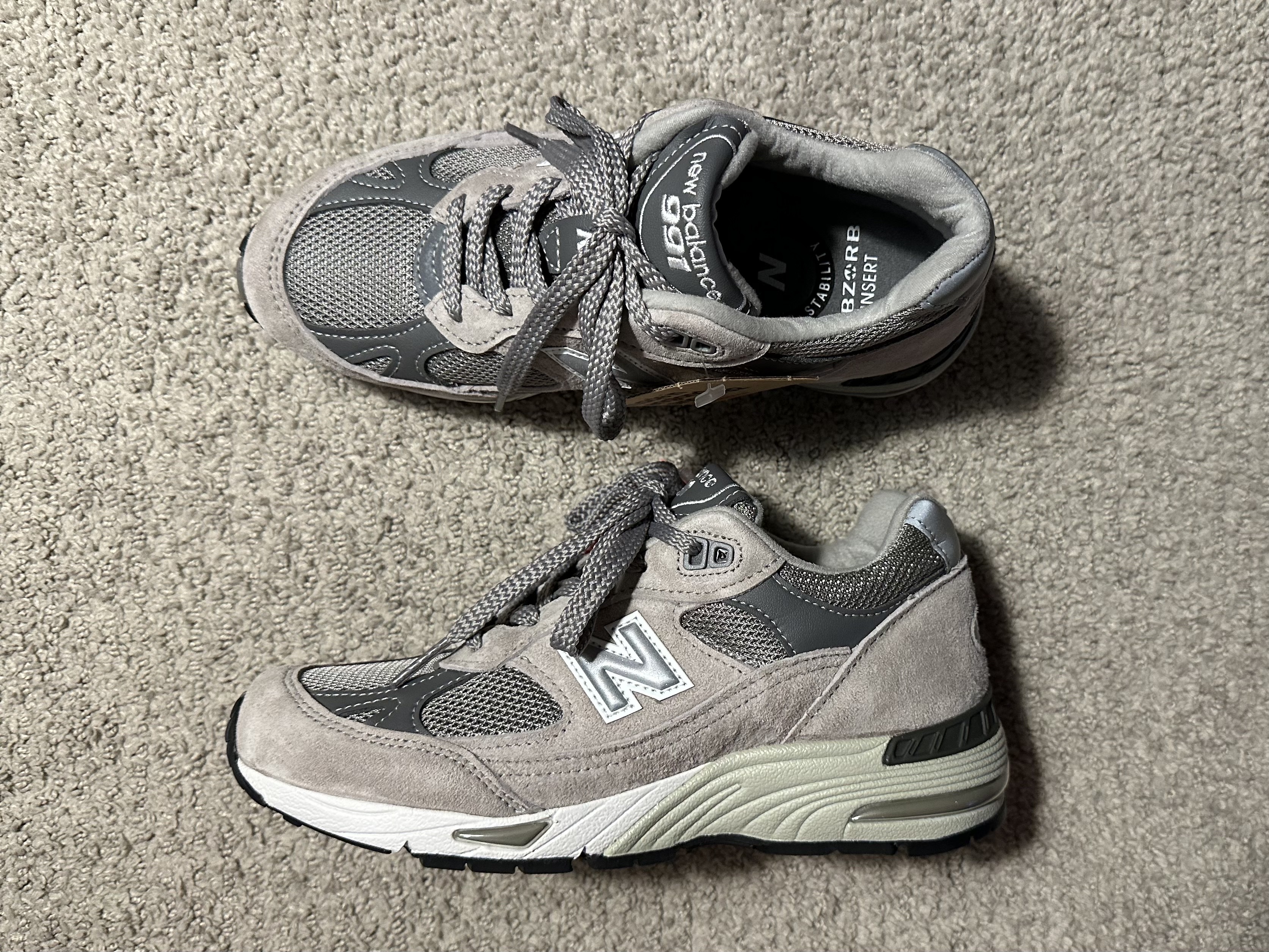 (W) New Balance 991 Made in UK Grey 착용 스타일 - 2