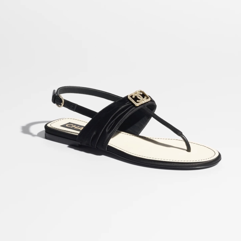 (W) Chanel Sandals Satin Metal Strass & Black 착용 스타일 - 2