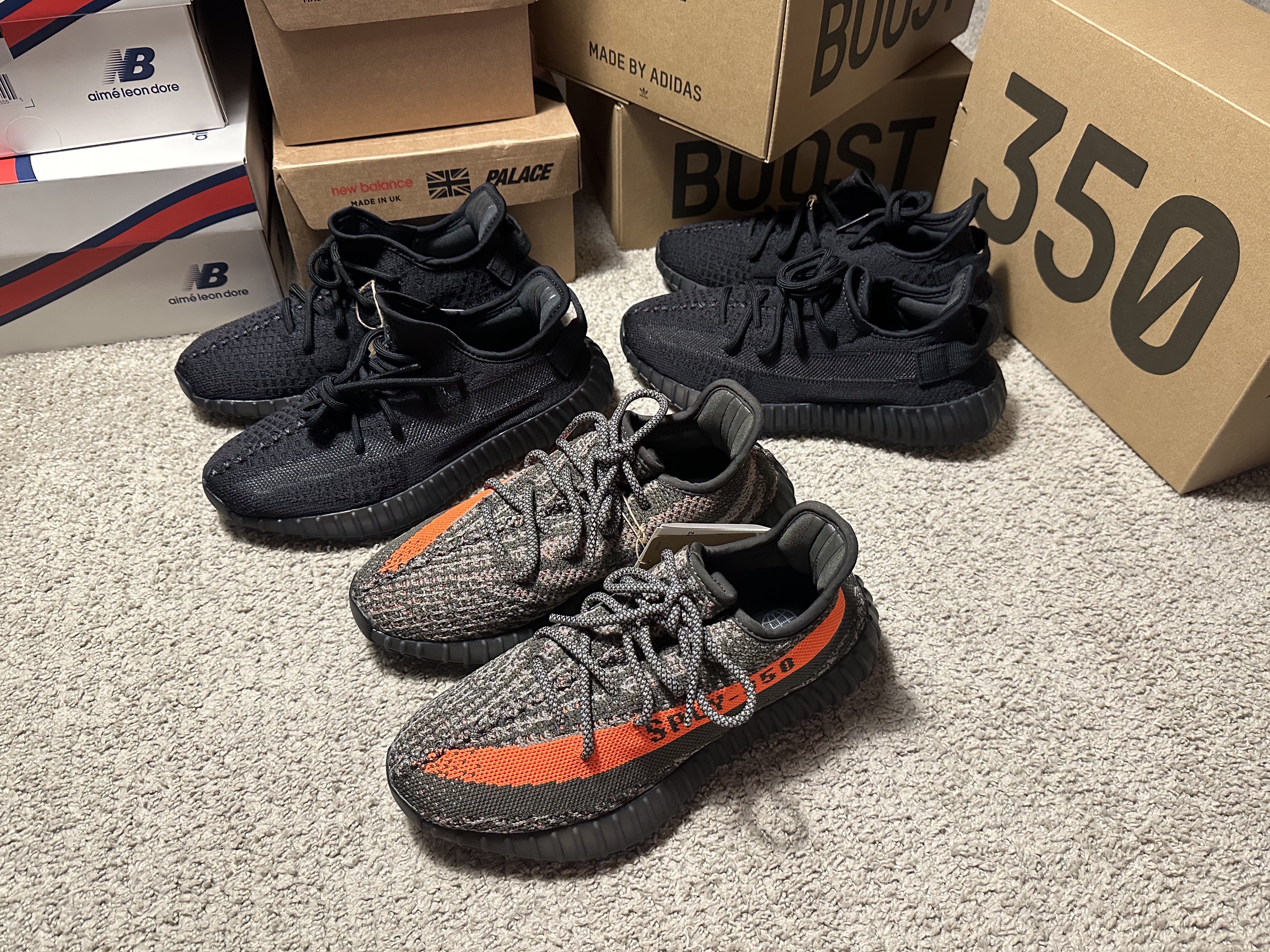 Adidas Yeezy Boost 350 V2 Carbon Beluga 착용 스타일 - 4