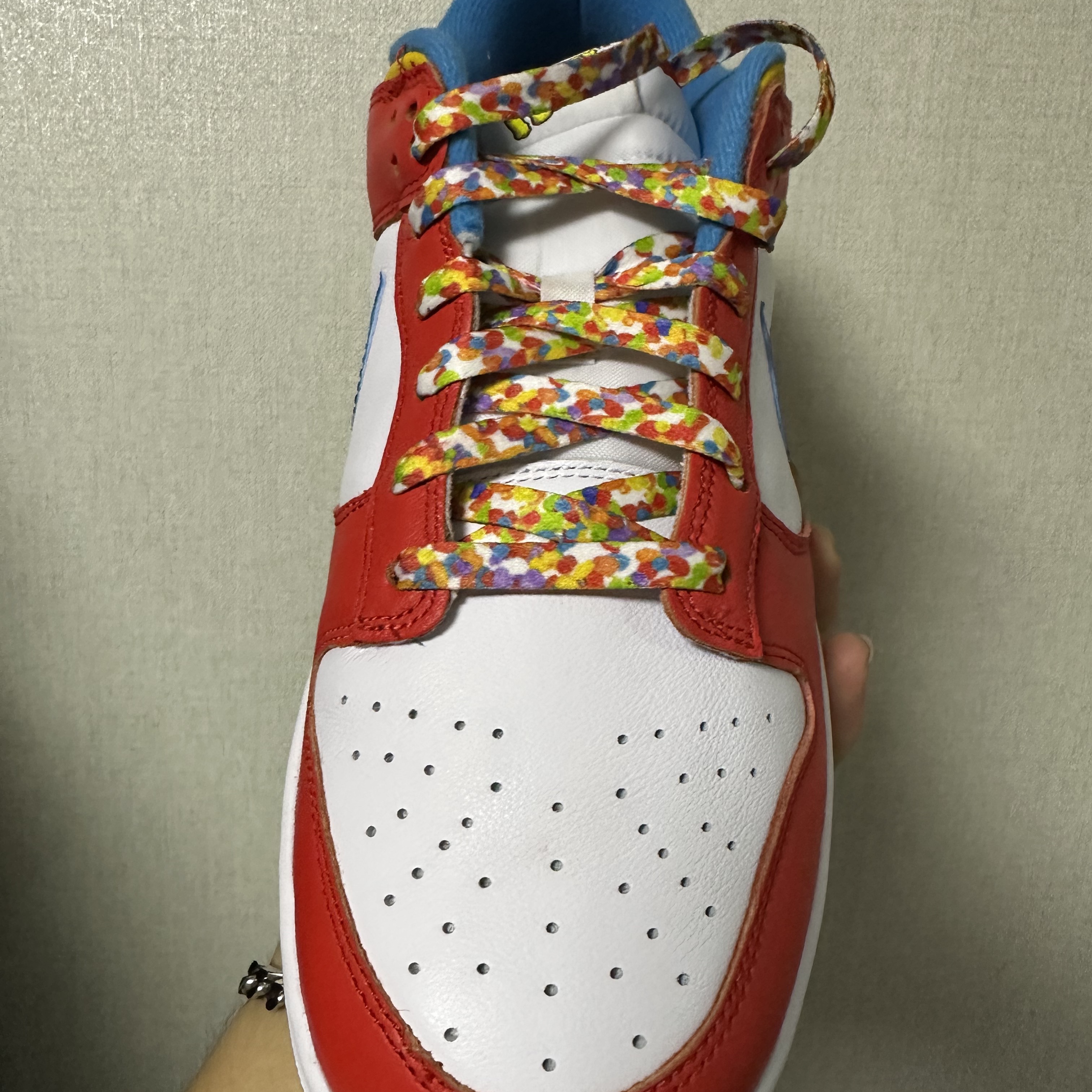Nike x LeBron James x Fruity Pebbles Dunk Low QS Habanero Red 착용 스타일 - 2