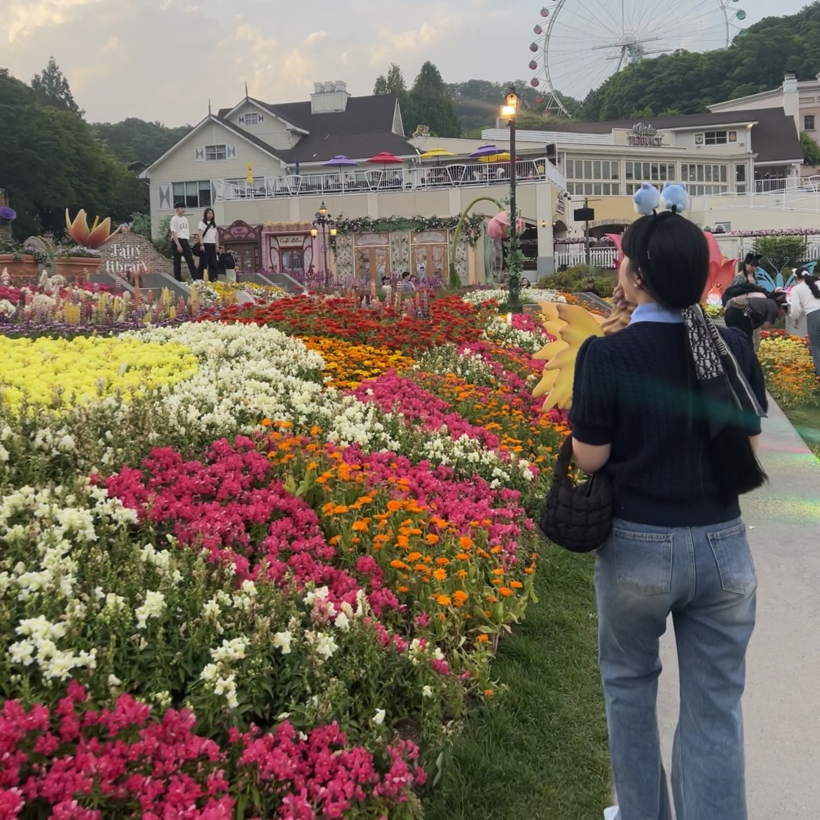 코스 퀼티드 마이크로백 블랙 착용 스타일