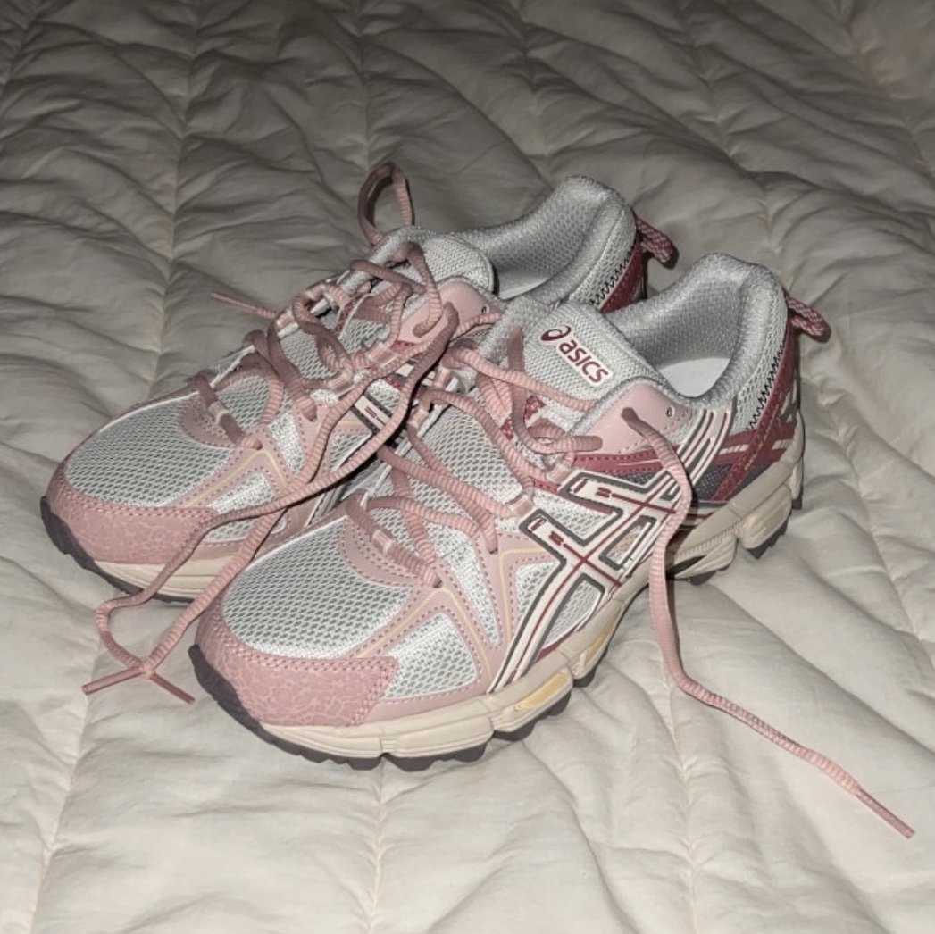 (W) Asics Gel-Kahana 8 White Pink 착용 스타일