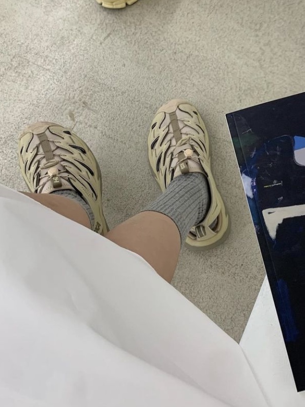 Hoka Hopara Shifting Sand Dune 착용 스타일 - 2