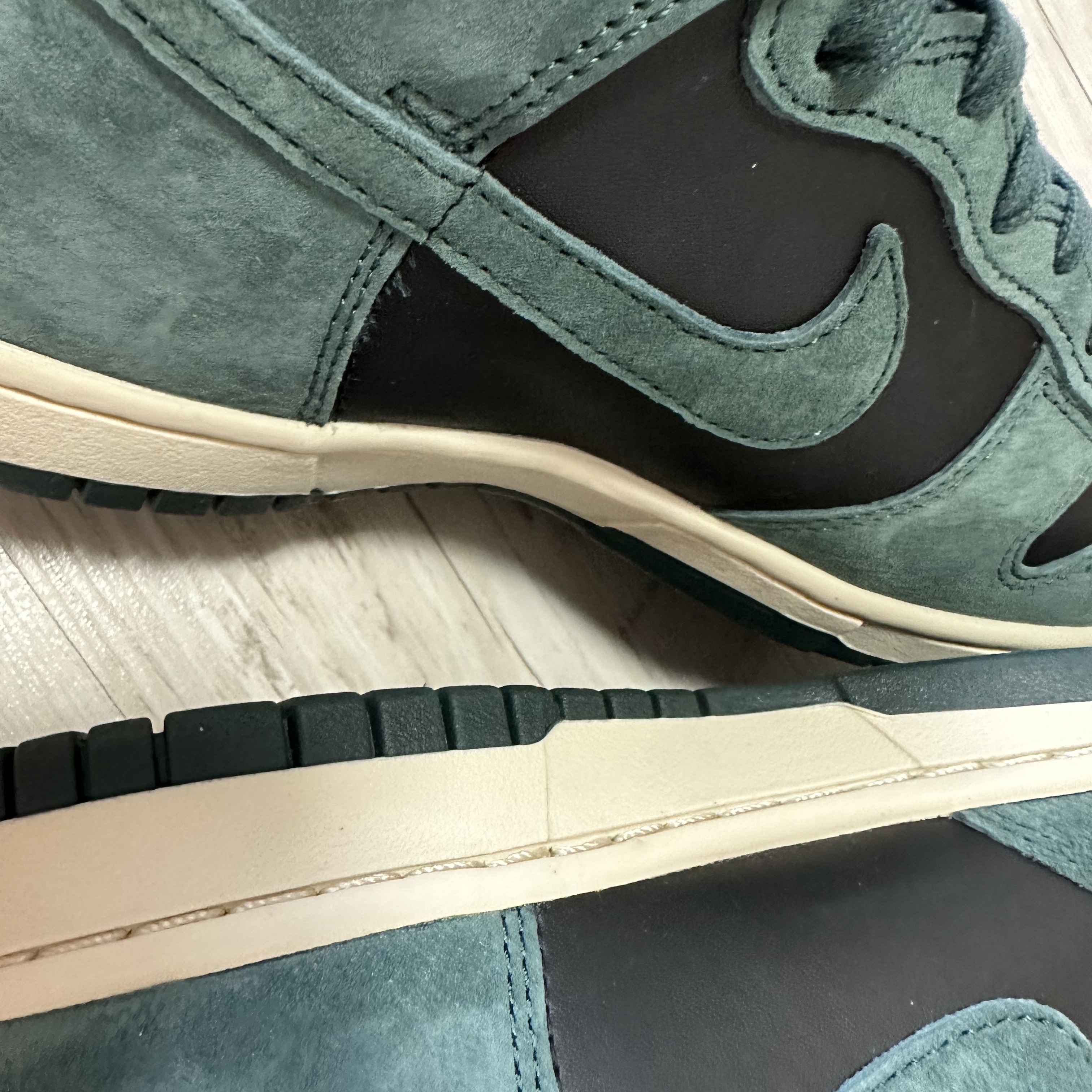 Nike Dunk High Retro PRM Faded Spruce 착용 스타일 - 2