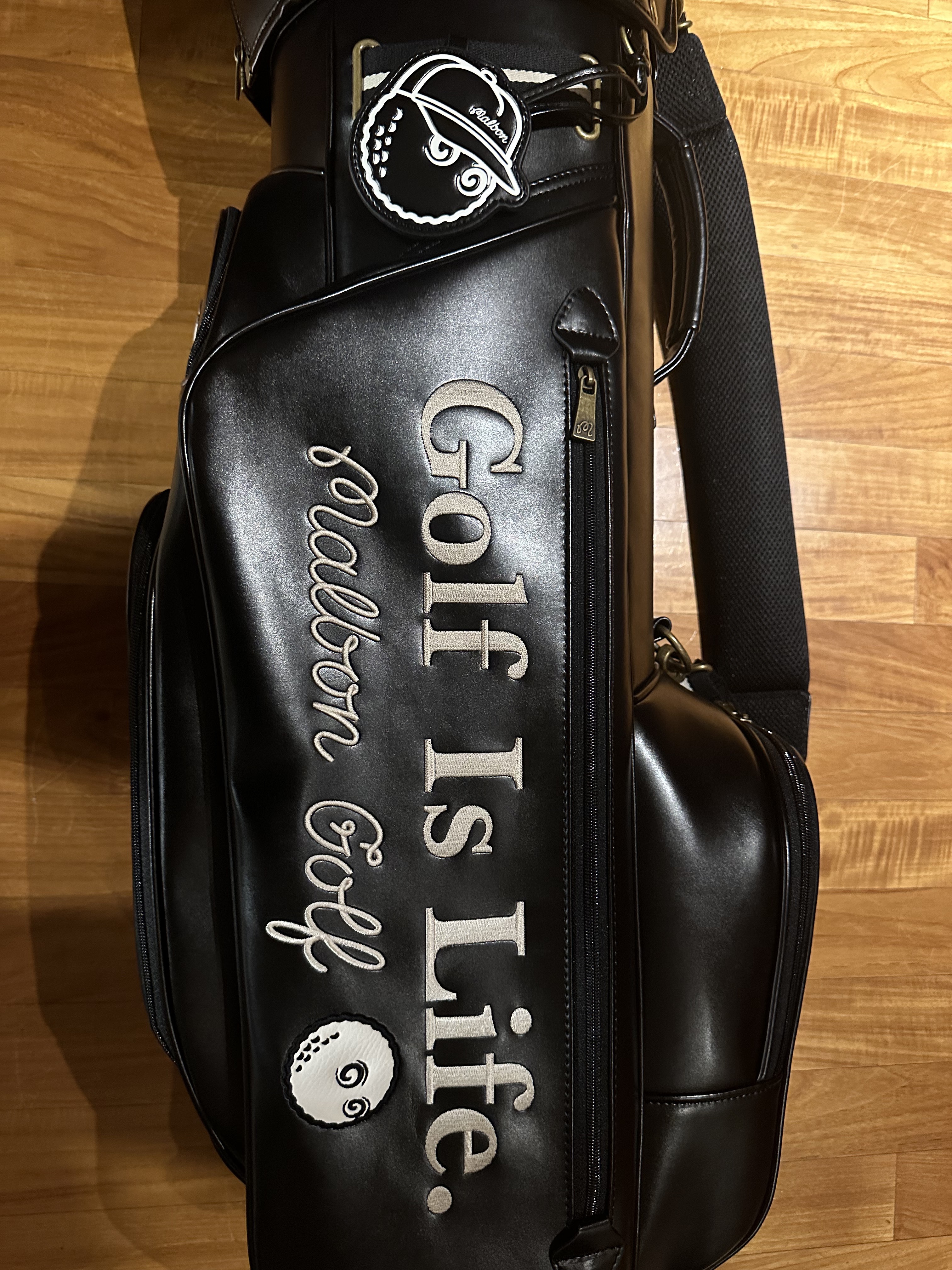 Malbon Golf Vintage Mood Caddie Bag Black 착용 스타일 - 4