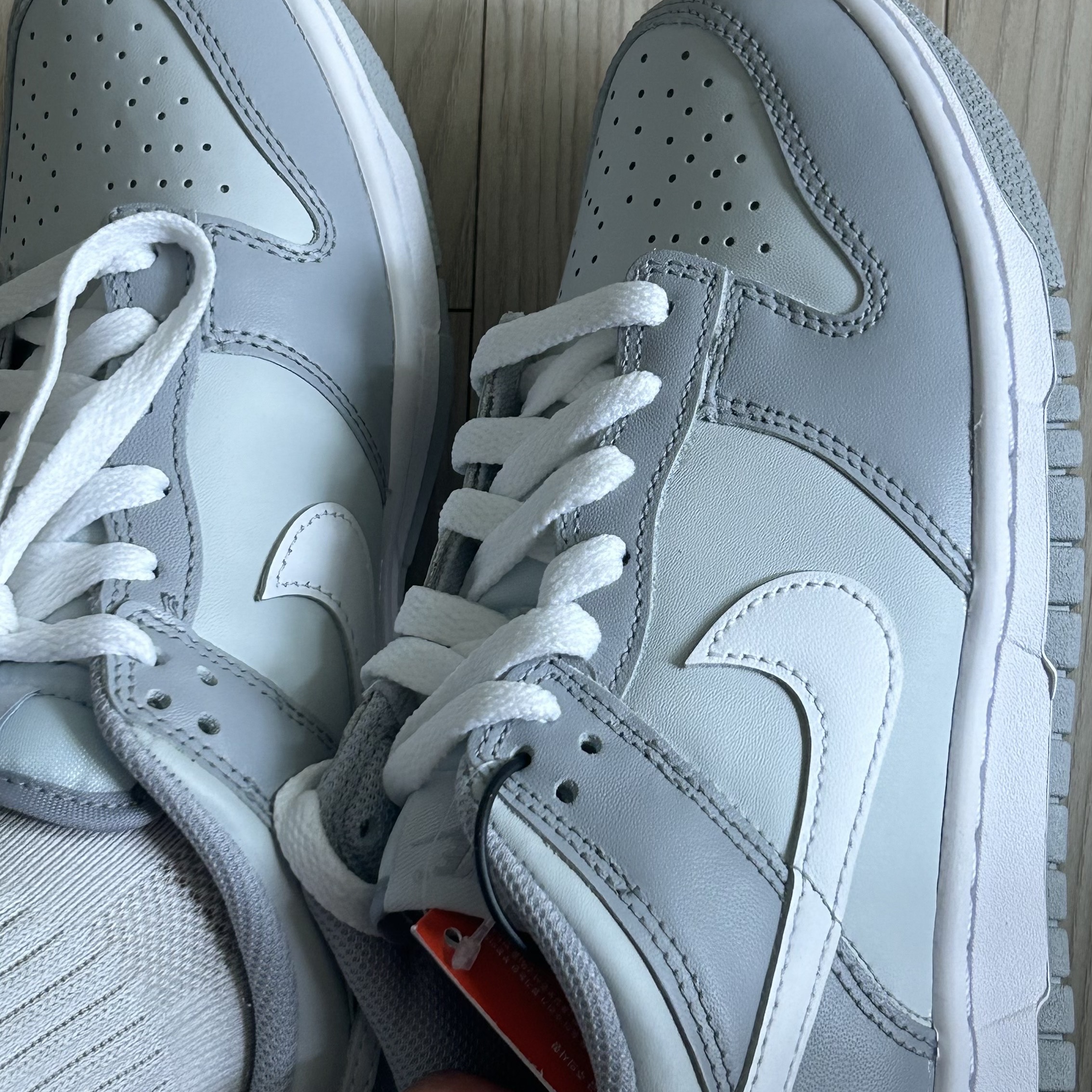 (GS) Nike Dunk Low Wolf Grey 착용 스타일 - 2