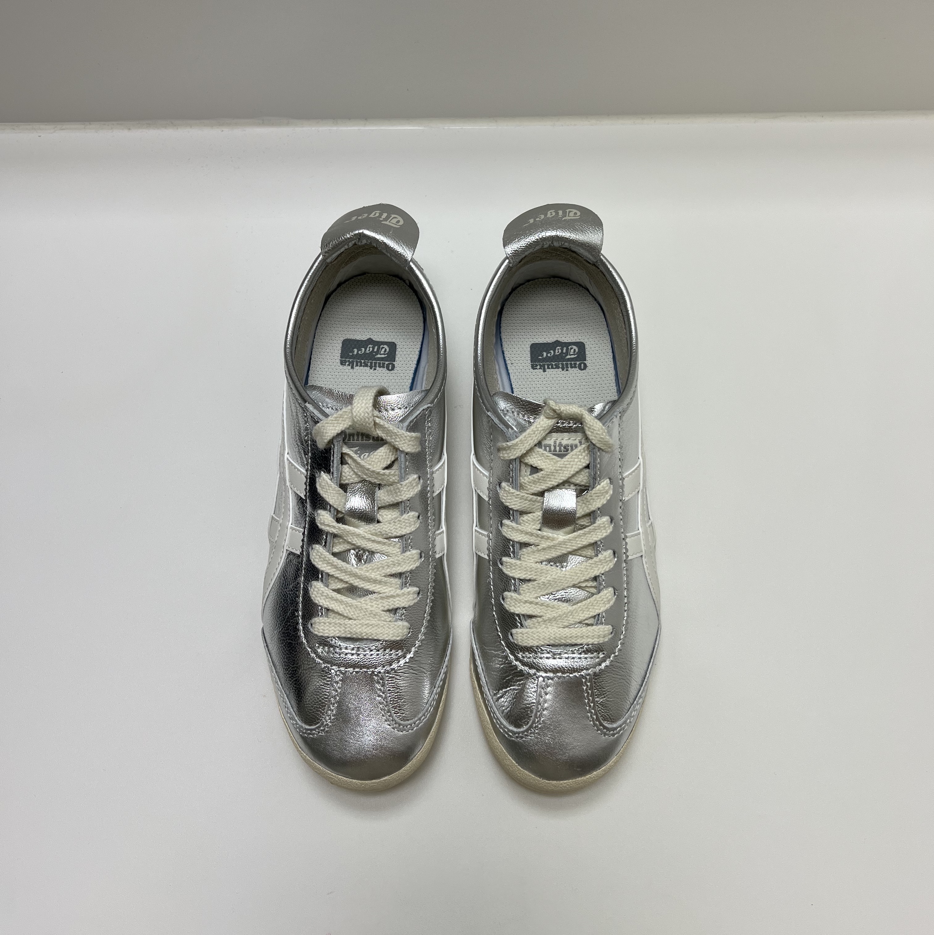 Onitsuka Tiger Mexico 66 White Silver 착용 스타일