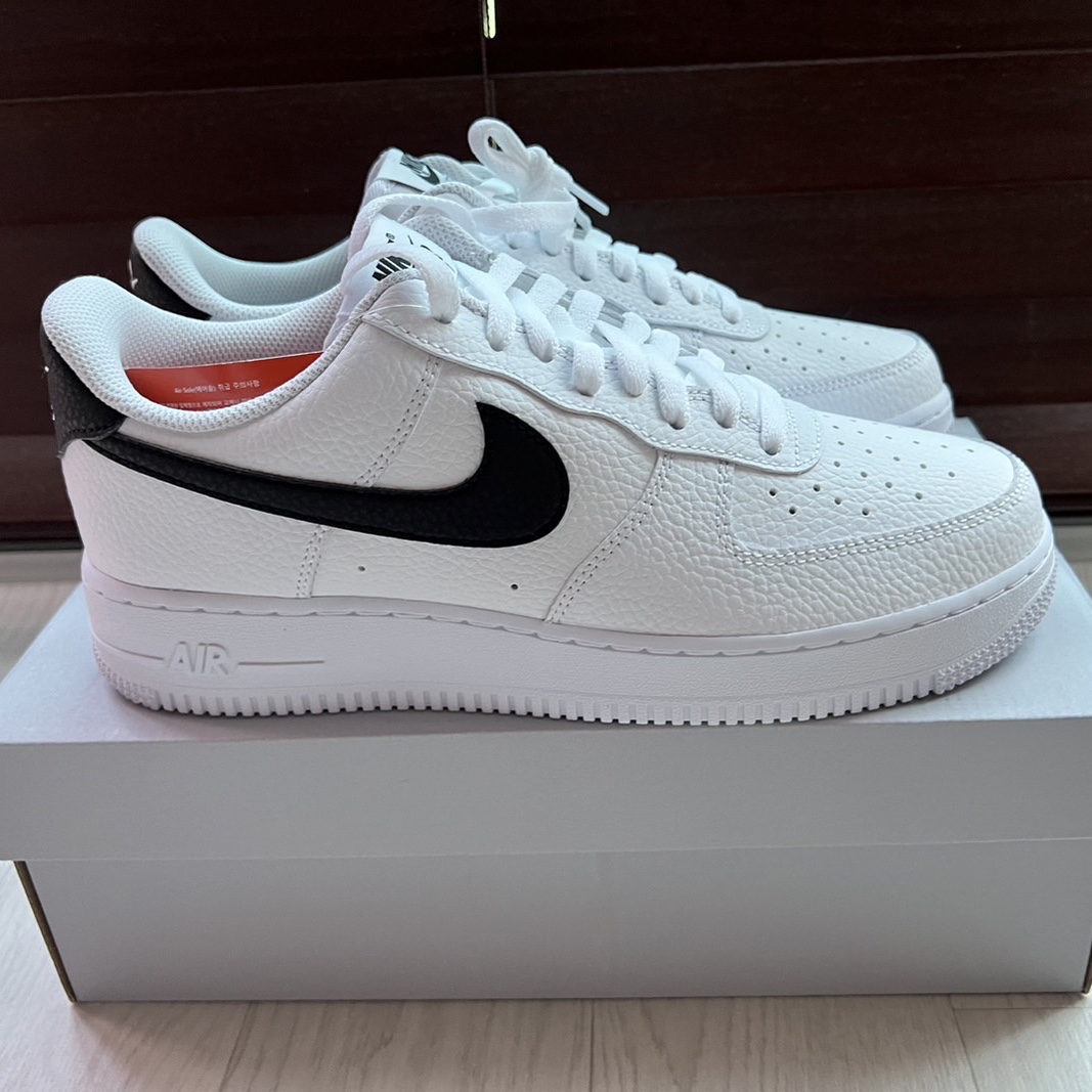 Nike Air Force 1 '07 White Black 착용 스타일 - 1