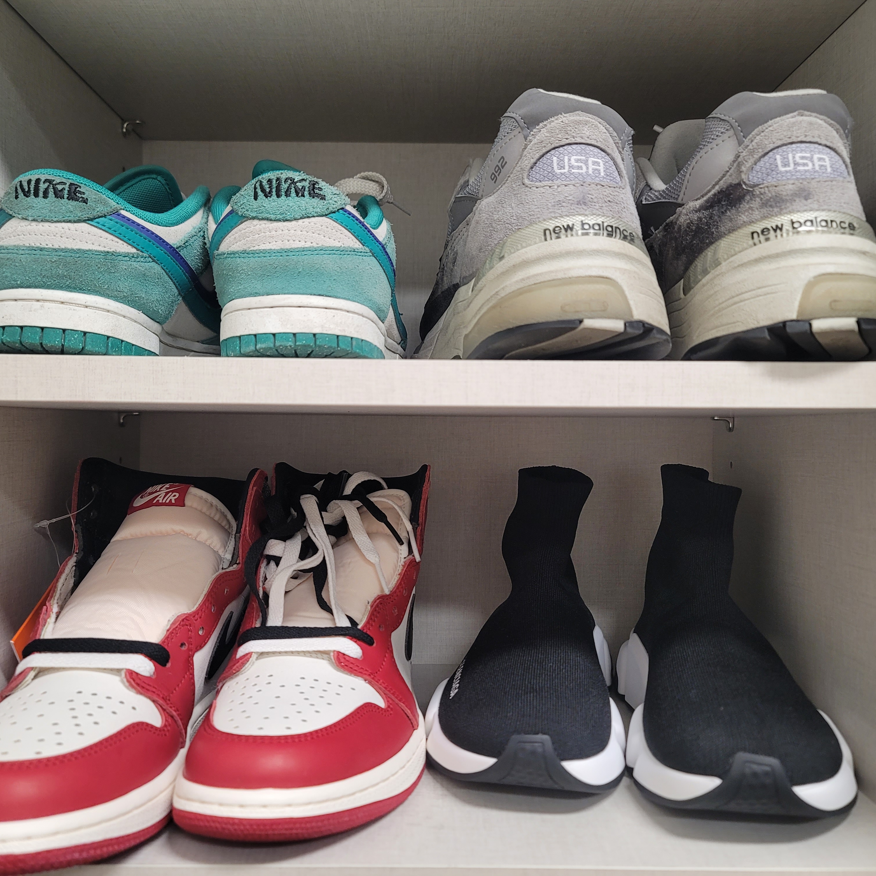 (W) Balenciaga Speed Trainer Black White 2021/2022, Jordan 1 Retro High OG Chicago 2022 착용 스타일