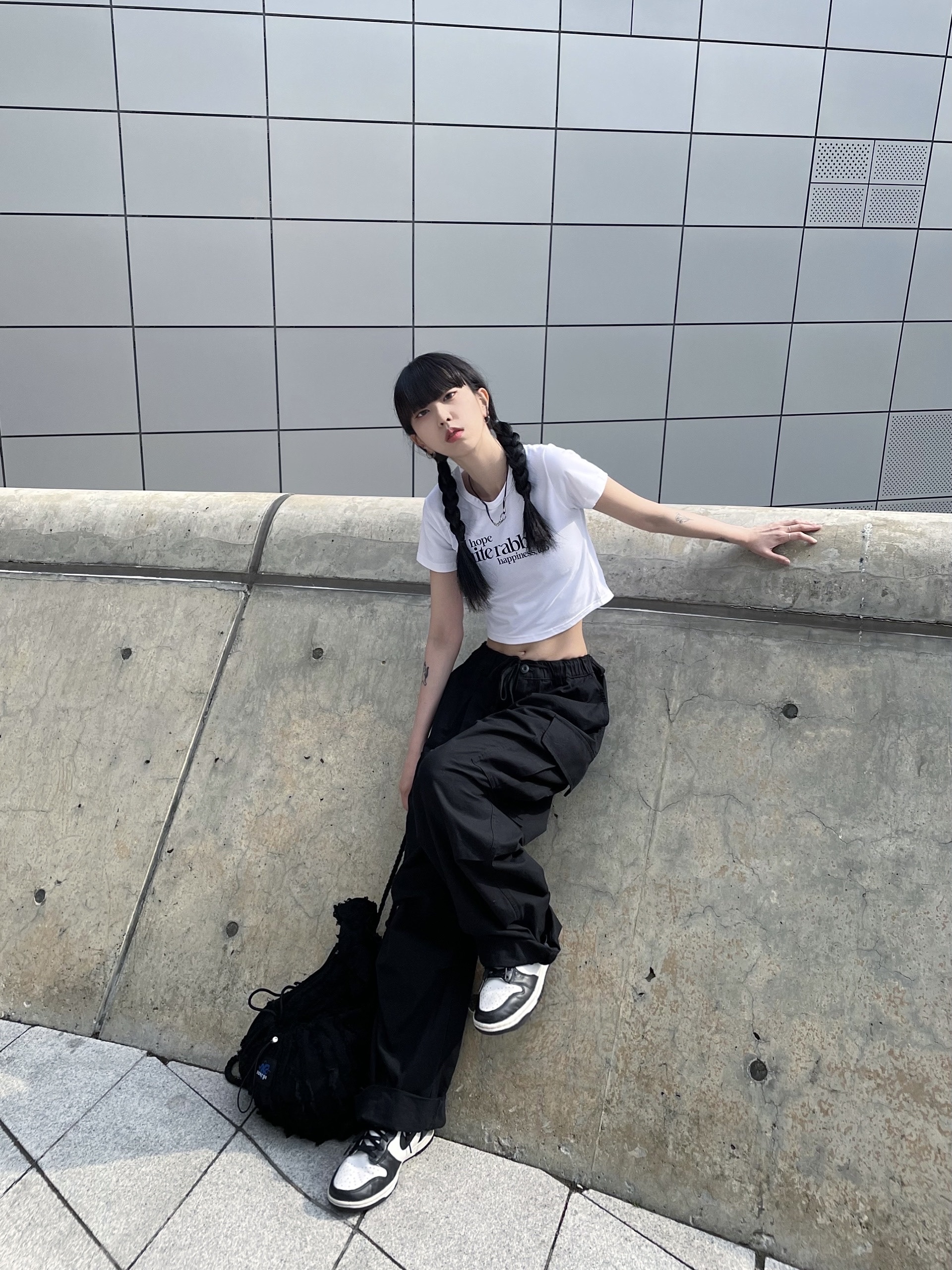 (W) Nike Dunk High Black and White 착용 스타일 - 1