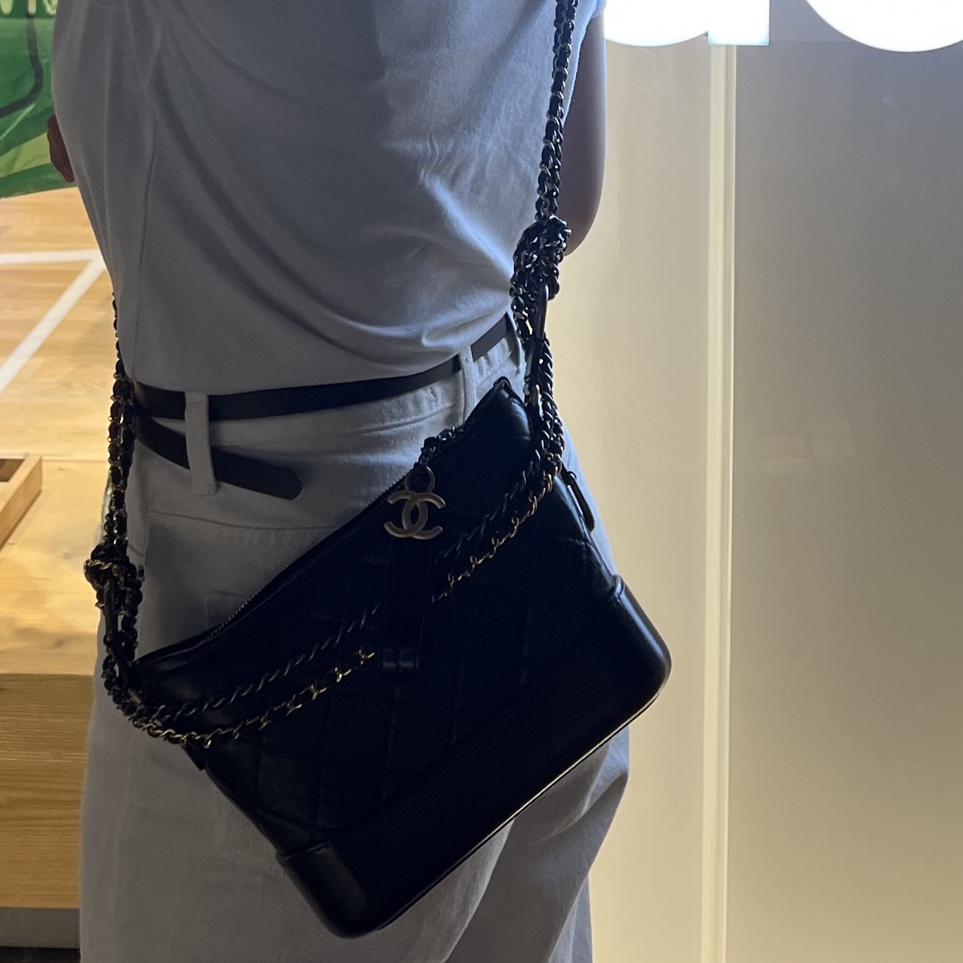 Chanel Gabrielle Small Hobo Bag Aged Calfskin & Gold Black 착용 스타일