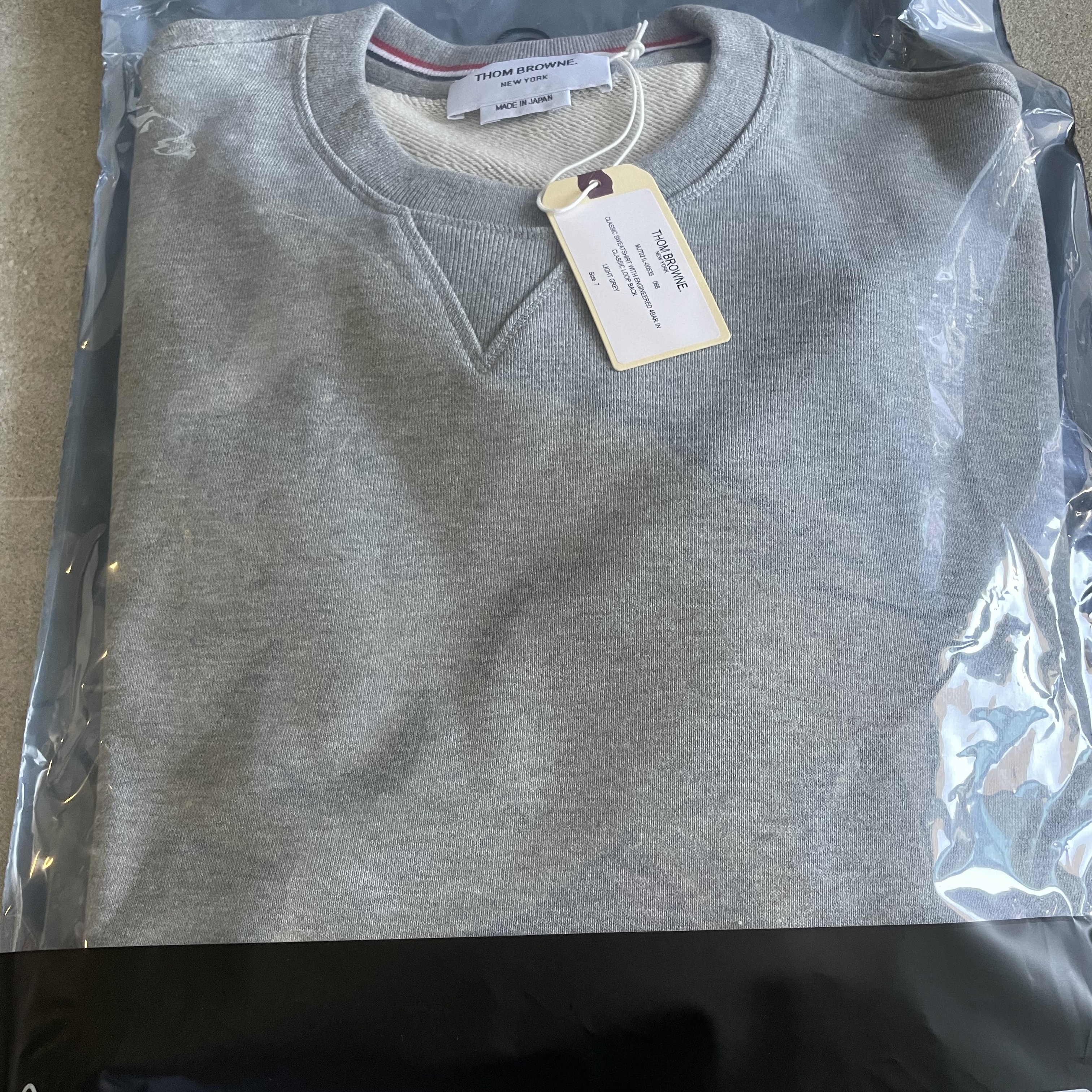 Thom Browne Engineered 4-Bar Sweatshirt Light Grey 착용 스타일