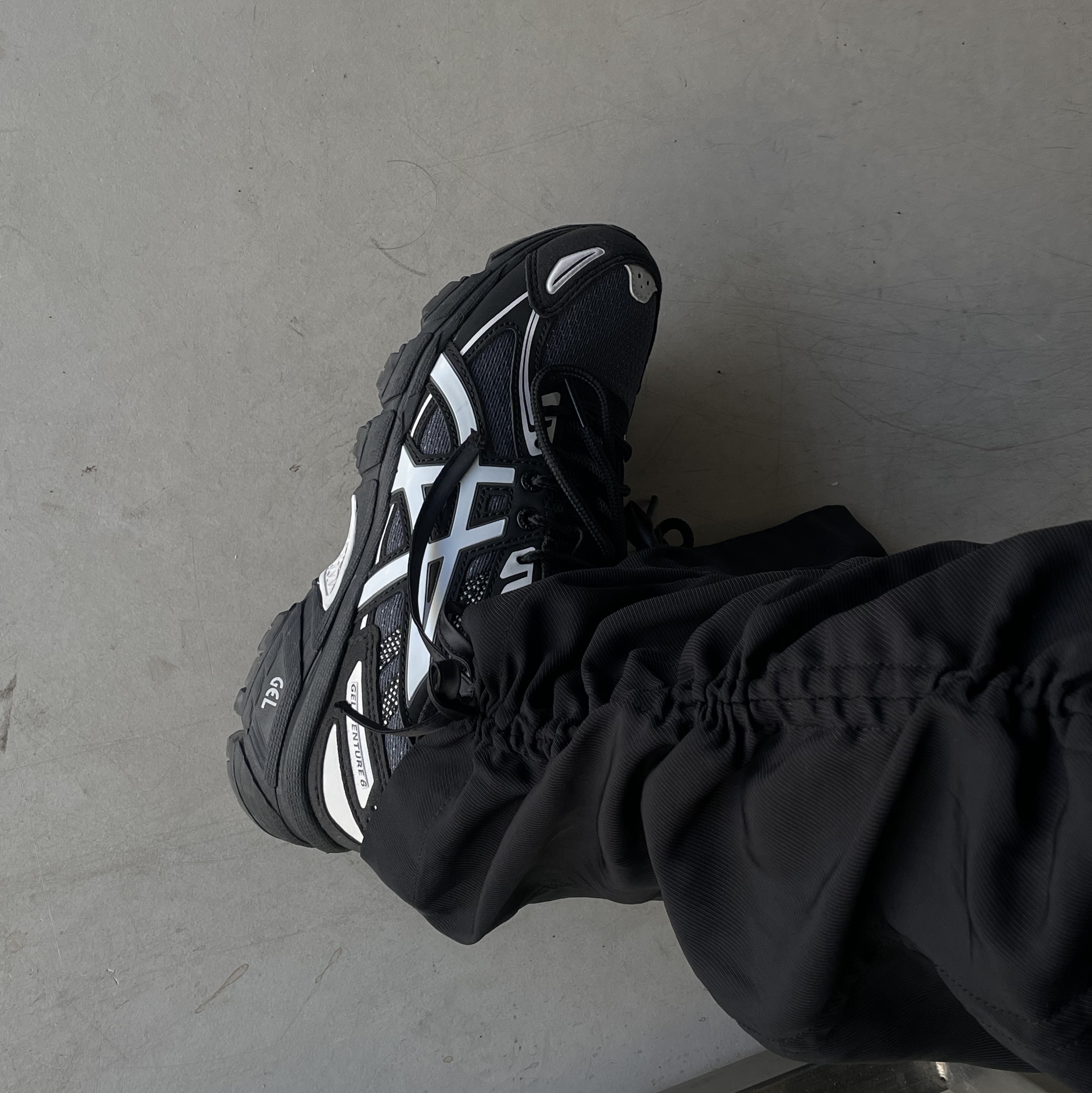Asics Gel-Venture 6 Carrier Grey 착용 스타일 - 2