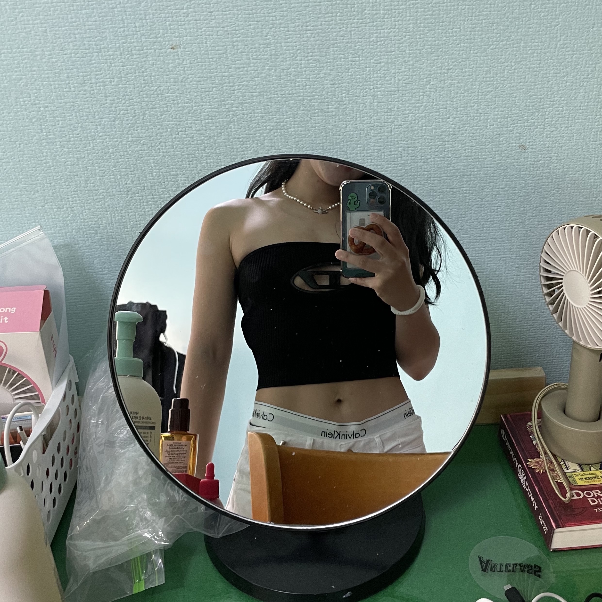 (W) Diesel M-Clarksville-B Bandeau Top with Logo Plaque Hot Pink, Vivienne Westwood Mini Bas Relief Choker Silver 착용 스타일 - 2