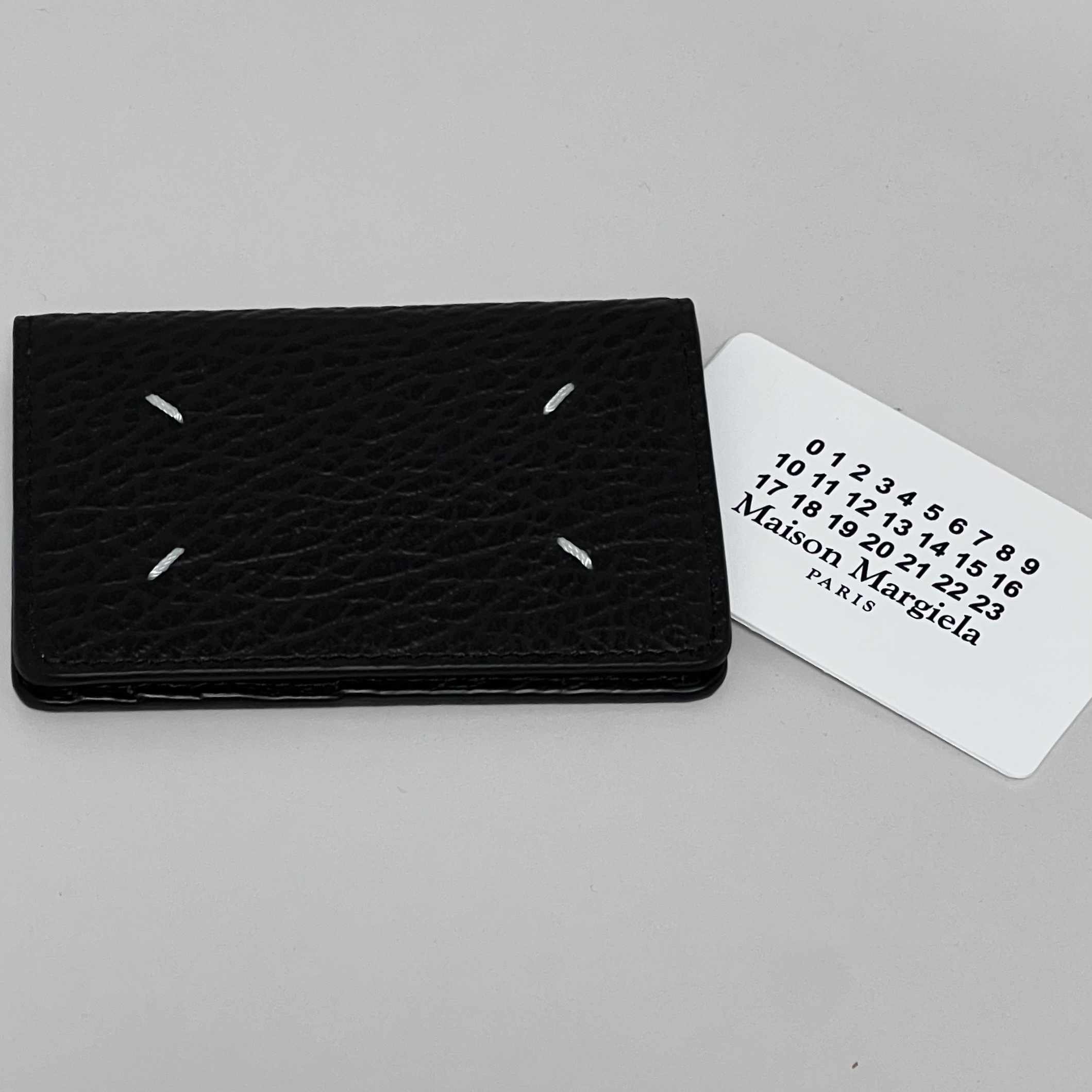 Maison Margiela Bovine Leather Card Holder Black 착용 스타일