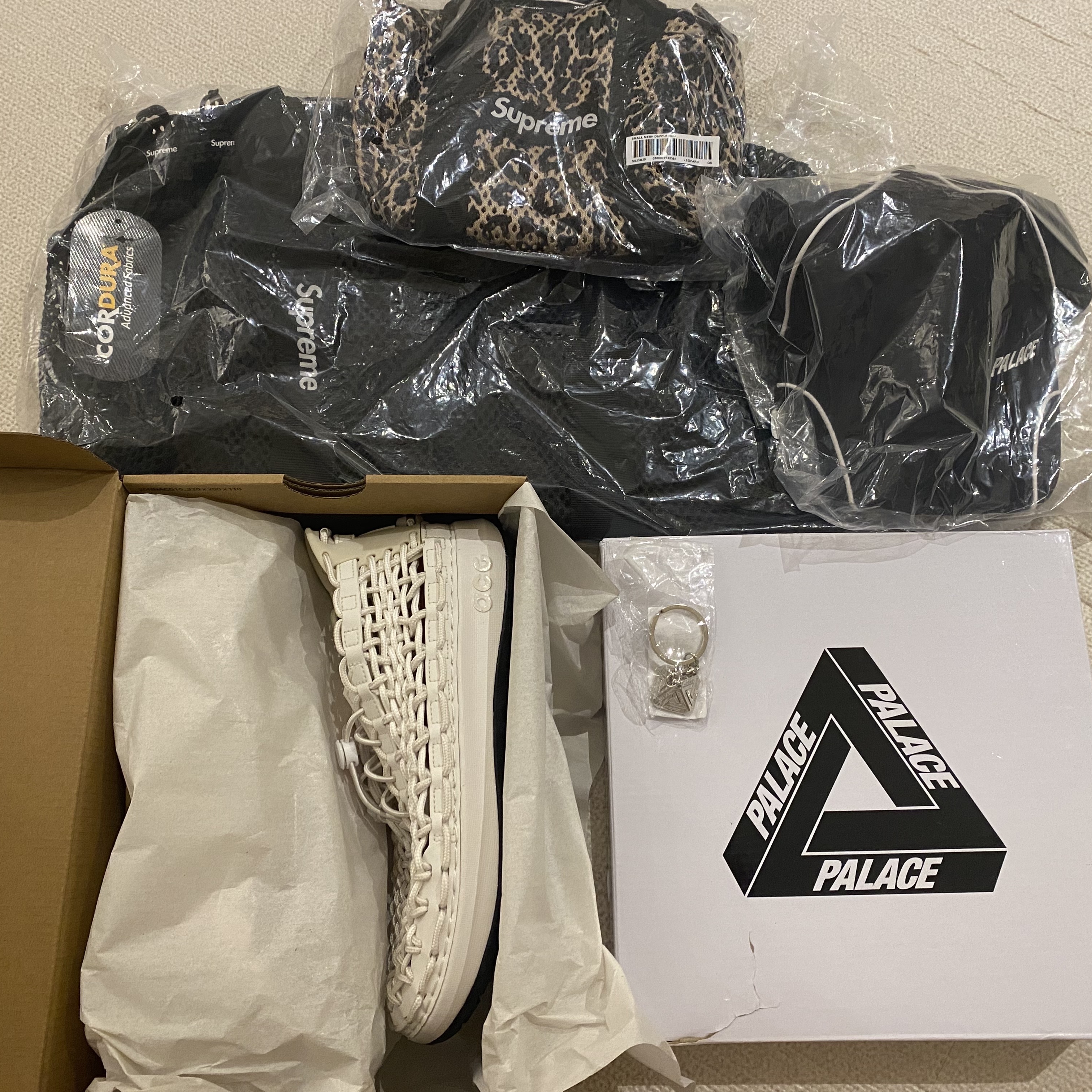 Nike ACG Watercat+ Phantom, Supreme Mesh Duffle Bag Black - 23SS 착용 스타일