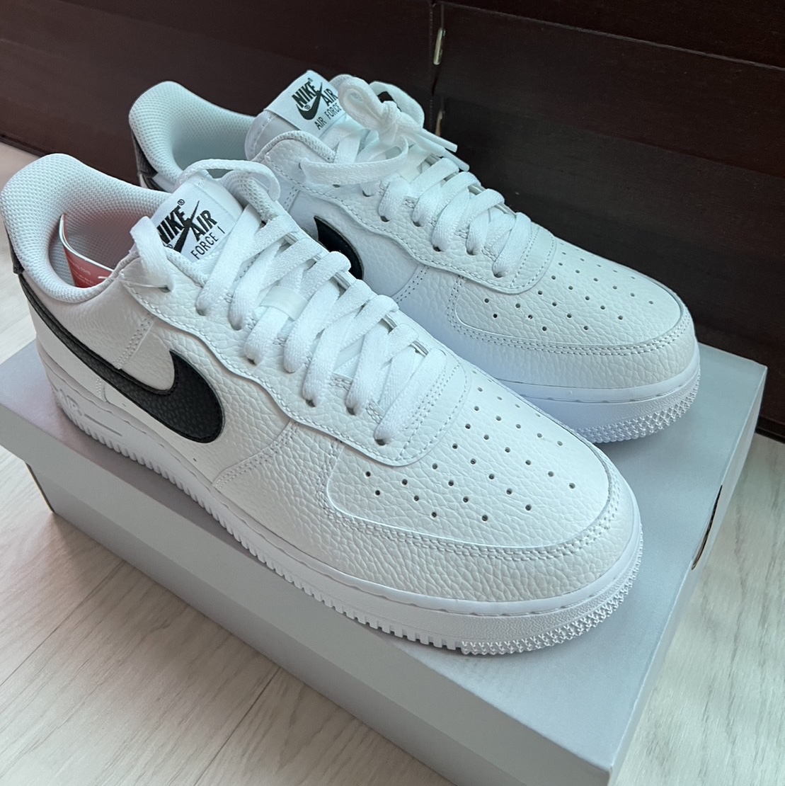 Nike Air Force 1 '07 White Black 착용 스타일 - 2