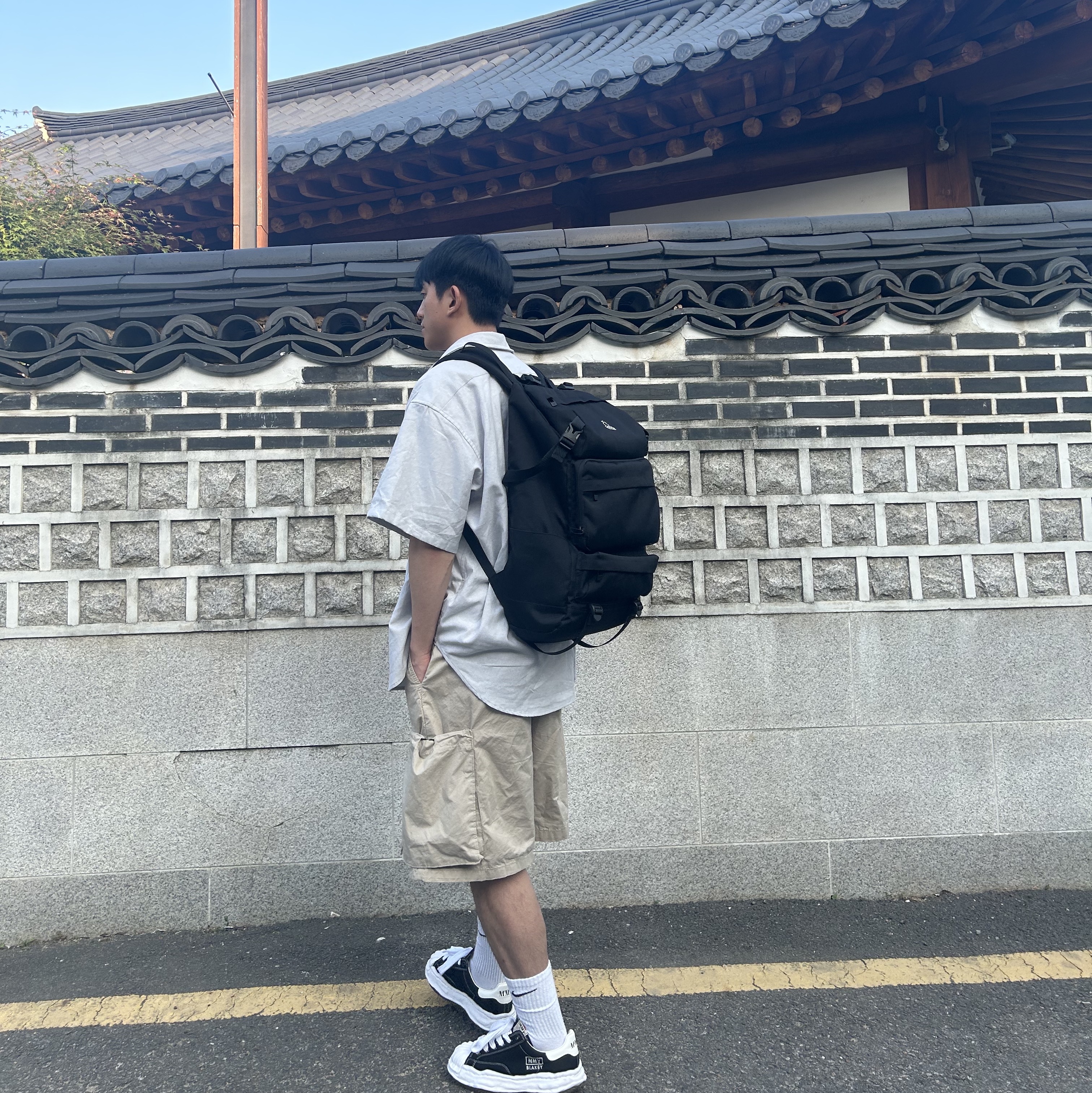 메종 미하라 야스히로 블레이키 OG 솔 캔버스 로우탑 스니커즈 블랙 화이트 착용 스타일 - 3