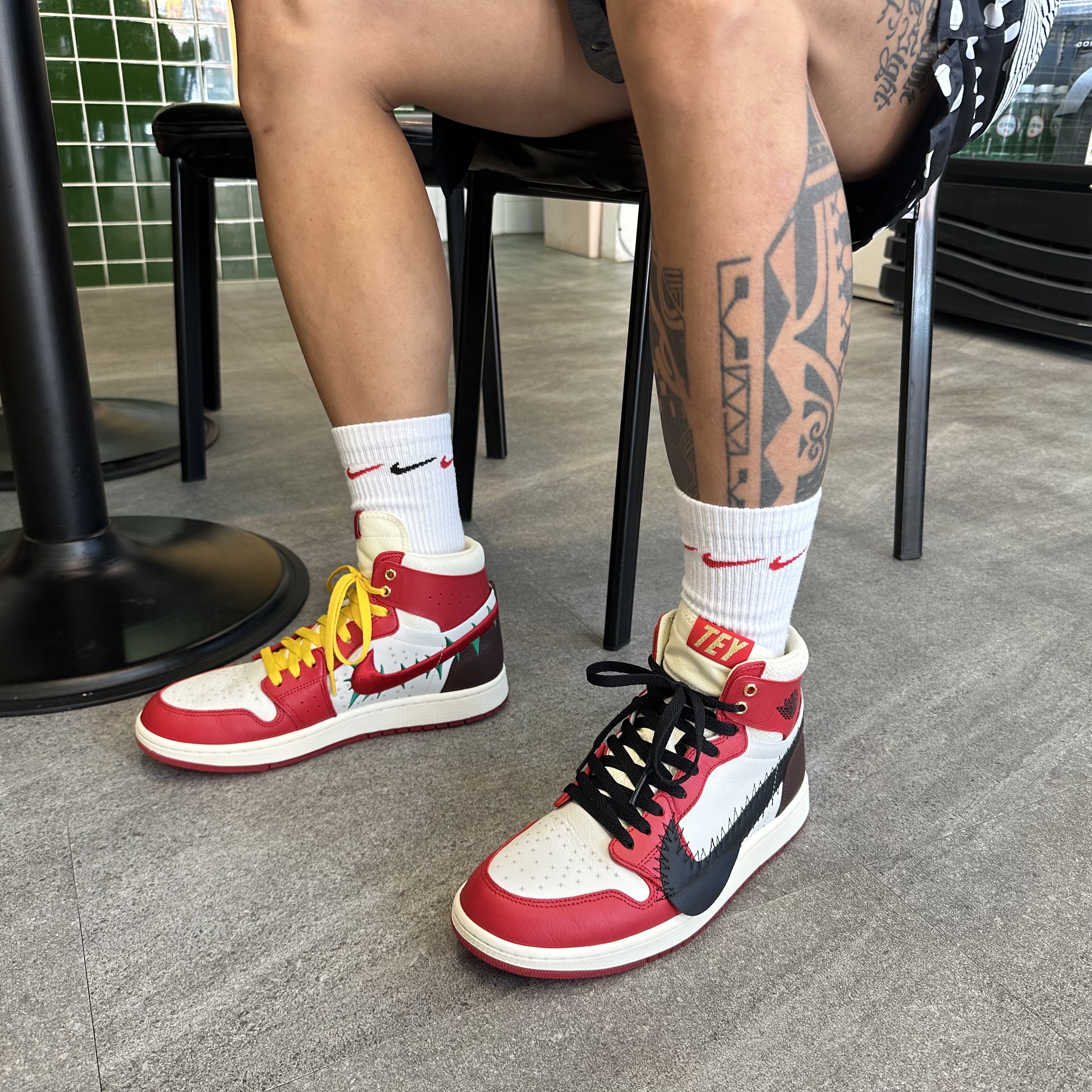 (W) Jordan 1 x Teyana Taylor Zoom CMFT 2 Gym Red 착용 스타일