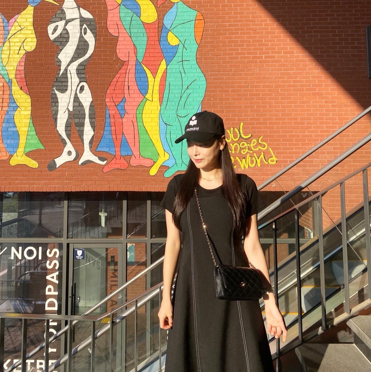 (W) Isabel Marant Tyrony Cap Black Ecru, Chanel Wallet On Chain Lambskin & Gold Black 착용 스타일 - 2