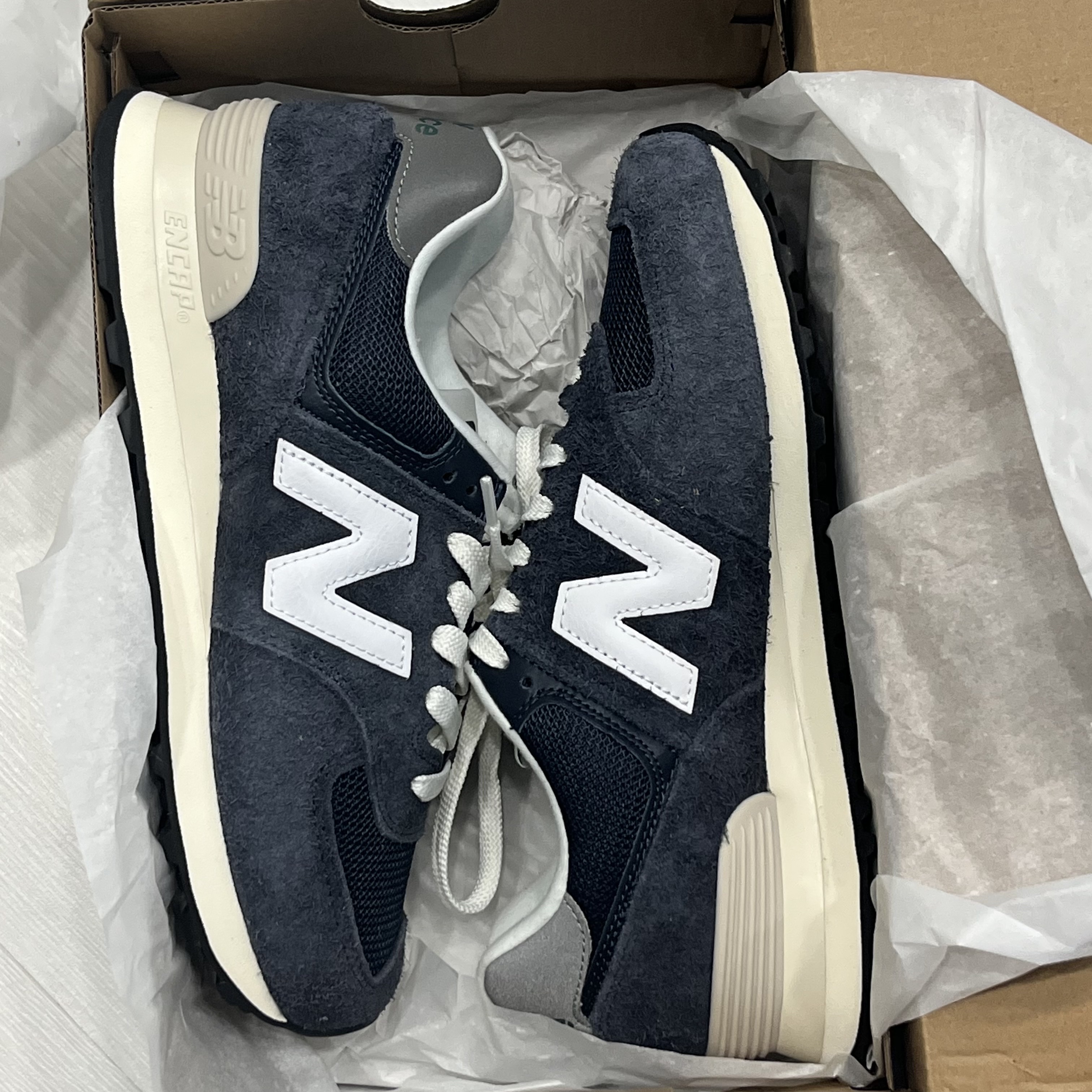 New Balance 574 Heritage Navy 착용 스타일
