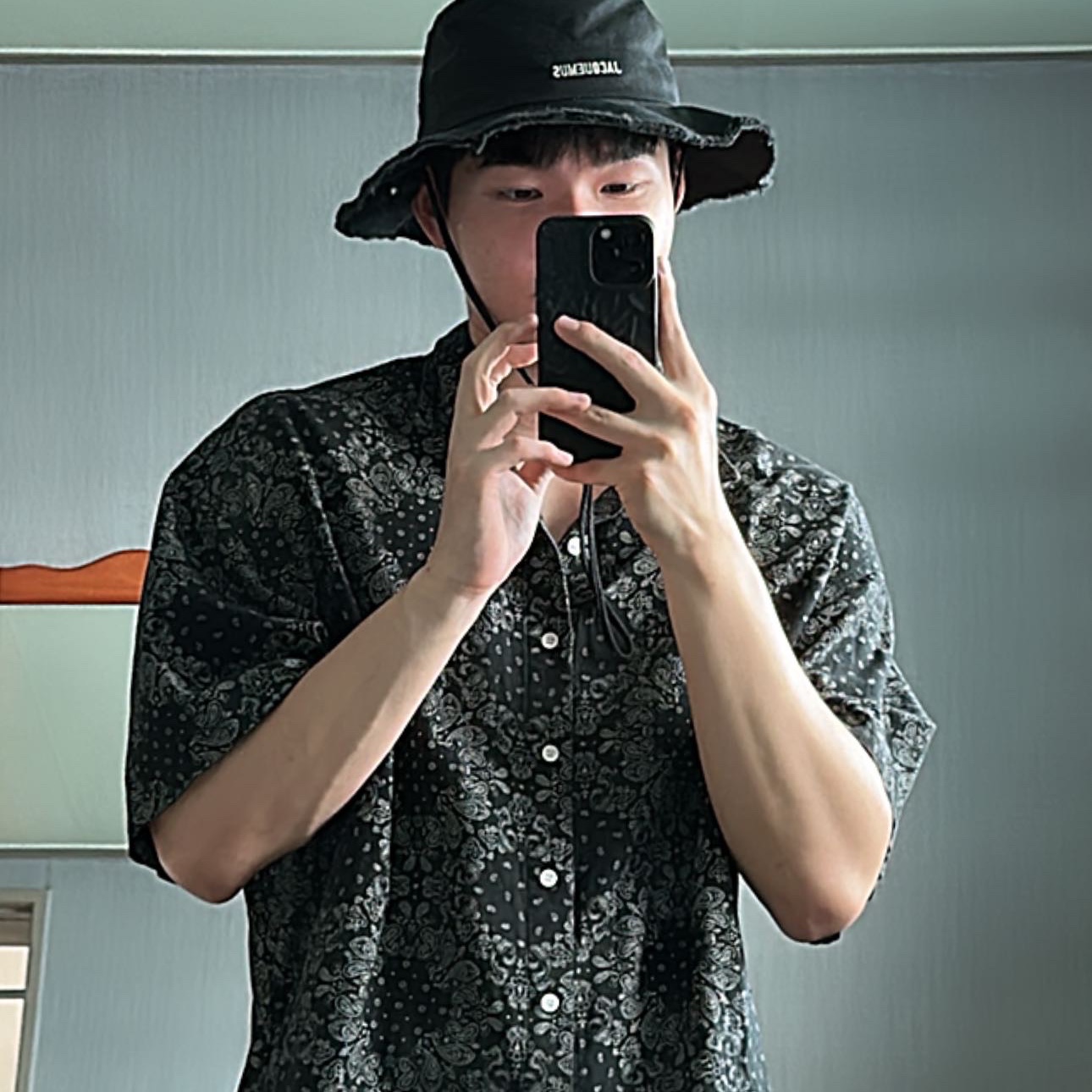 Jacquemus Le Bob Artichaut Bucket Hat Black 착용 스타일