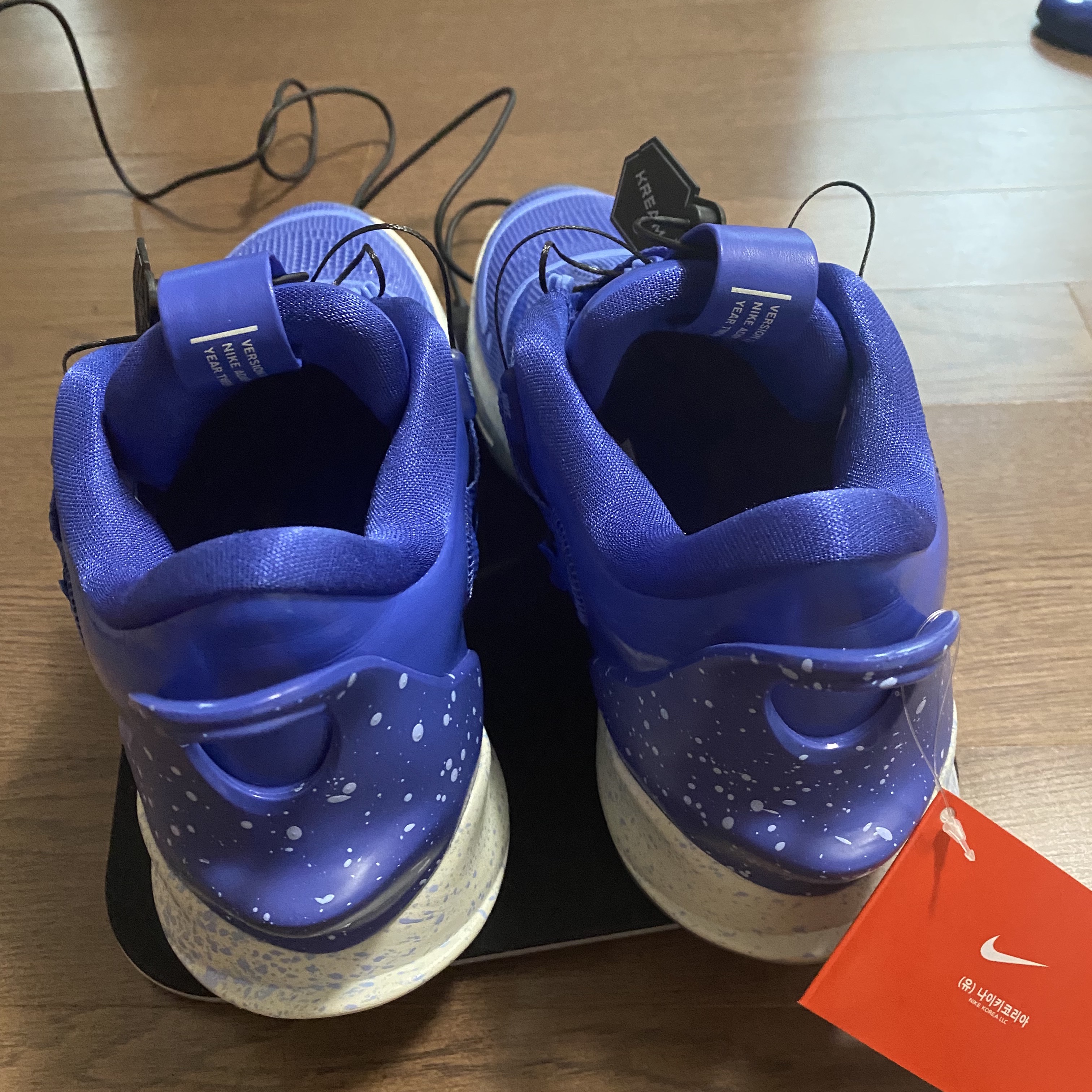 Nike Adapt BB 2.0 Splash (KR Charger) 착용 스타일 - 3