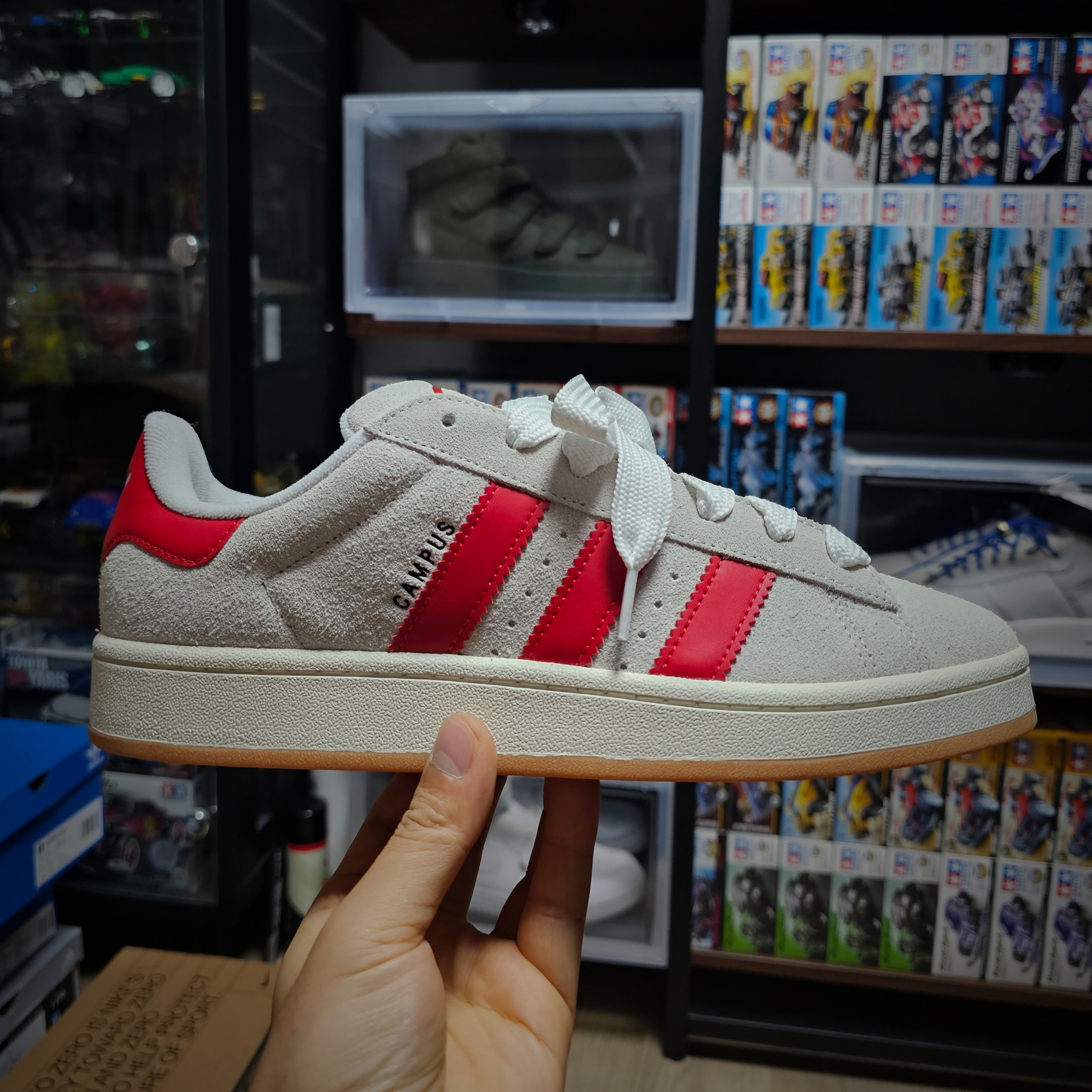 (W) Adidas Campus 00s Crystal White Better Scarlet 착용 스타일 - 3