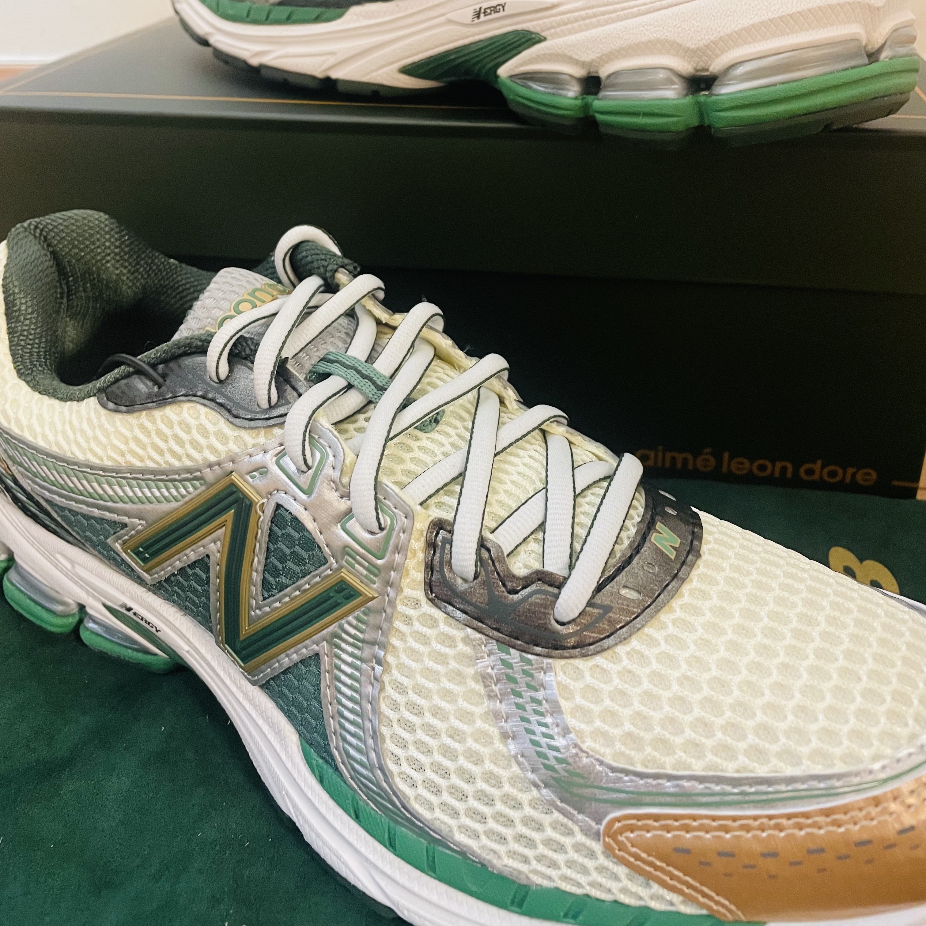 New Balance x Aime Leon Dore 860v2 Green 착용 스타일