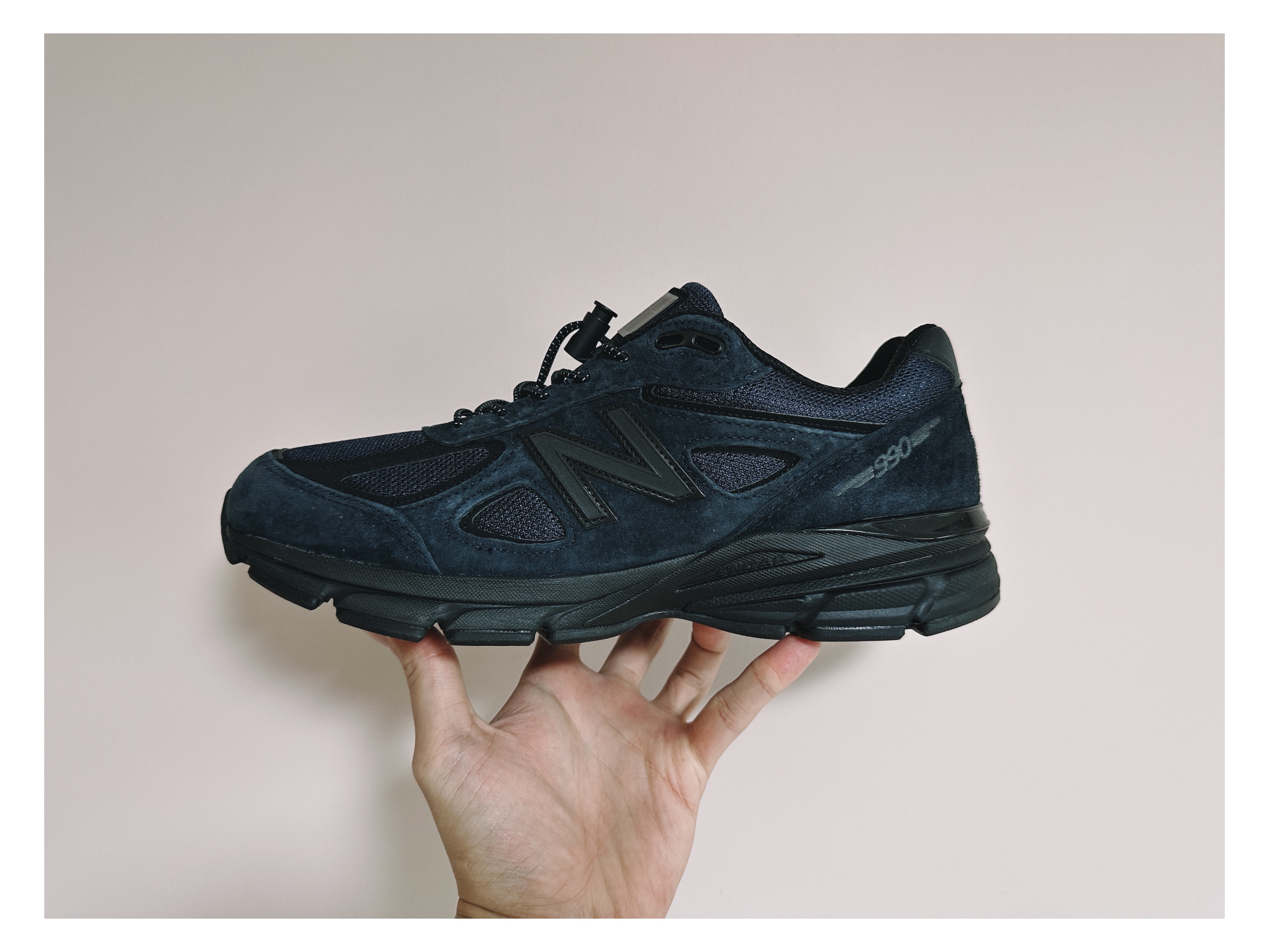 New Balance x JJJJound 990v4 Navy 착용 스타일 - 1