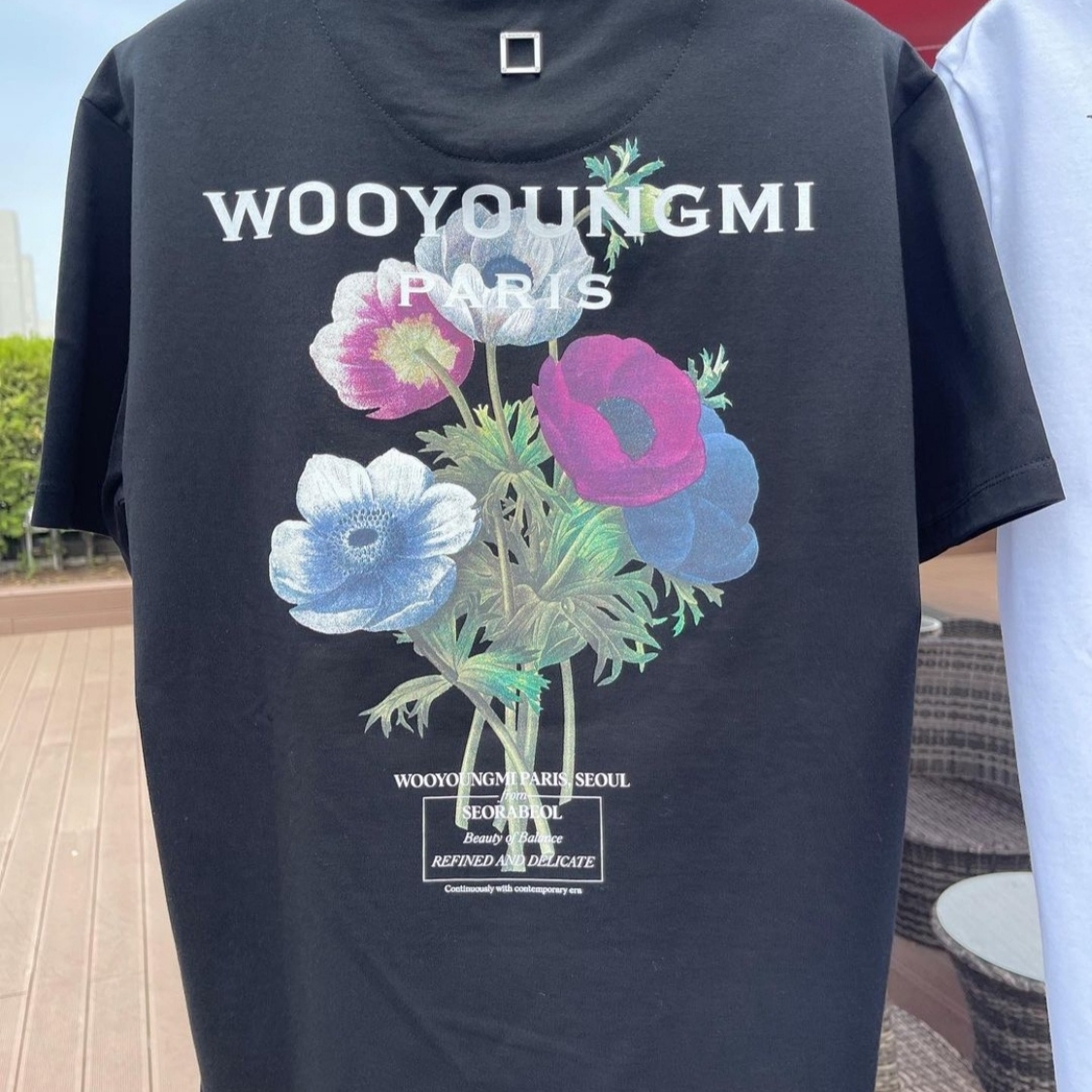 Wooyoungmi Flower Print Back Logo T-Shirt Black - 23FW 착용 스타일