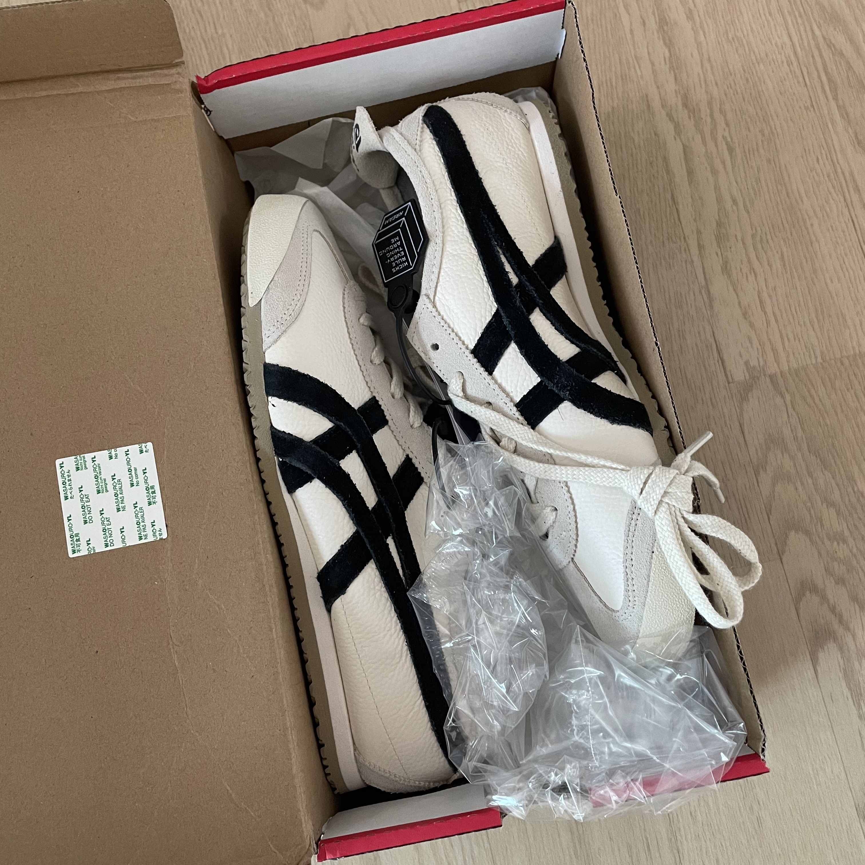 Onitsuka Tiger Mexico 66 Vintage White Black 착용 스타일