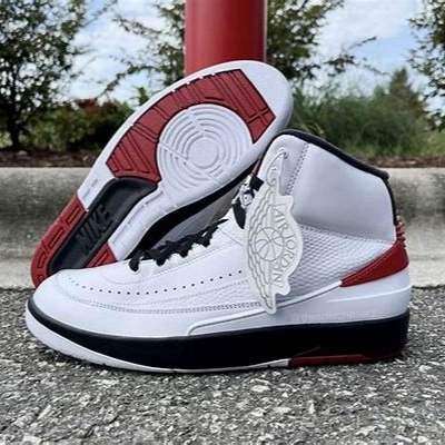 Jordan 2 Retro OG Chicago 착용 스타일