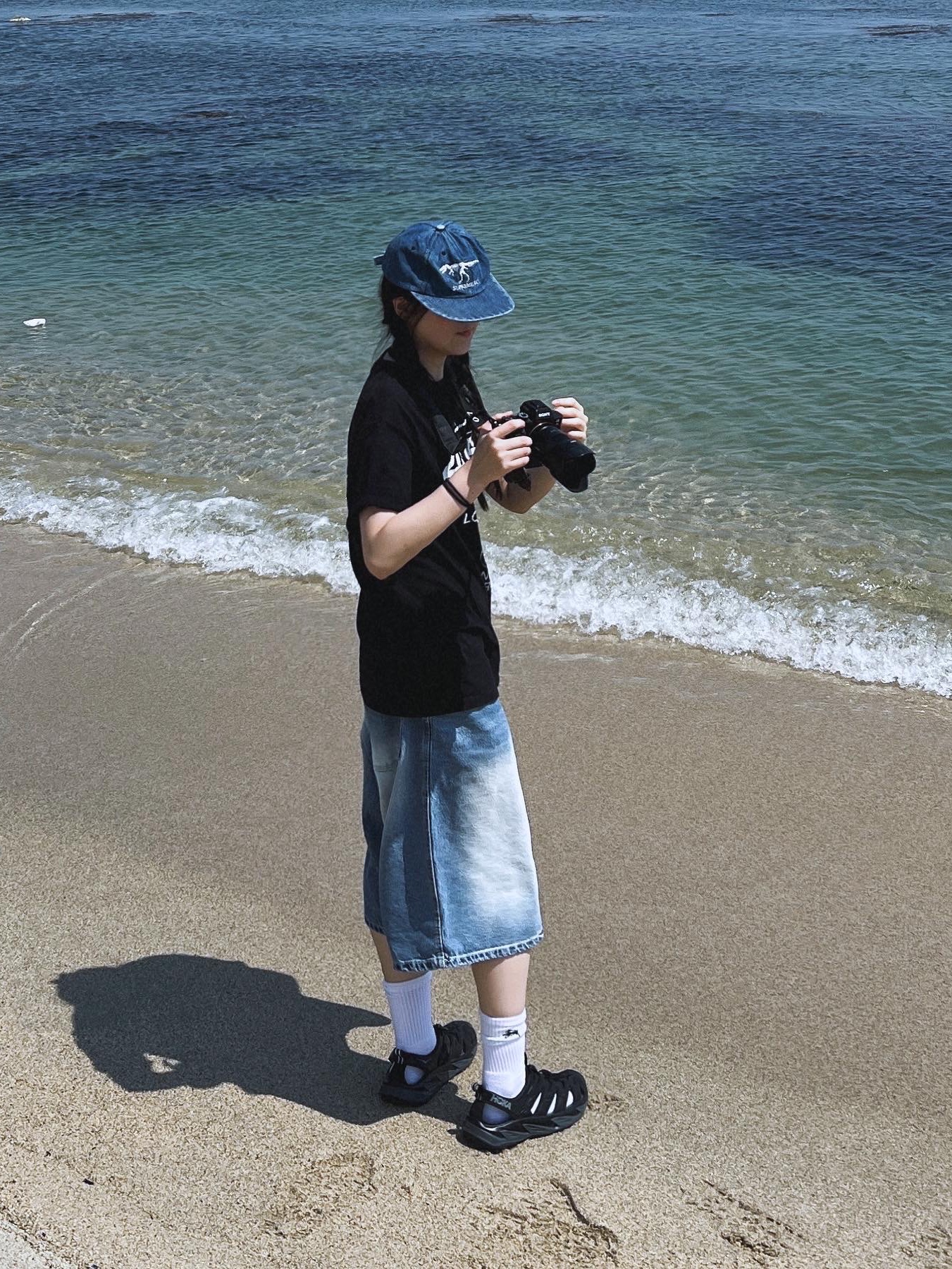호카 호파라 블랙, 스투시 월드투어 티셔츠 블랙 2023 착용 스타일 - 3