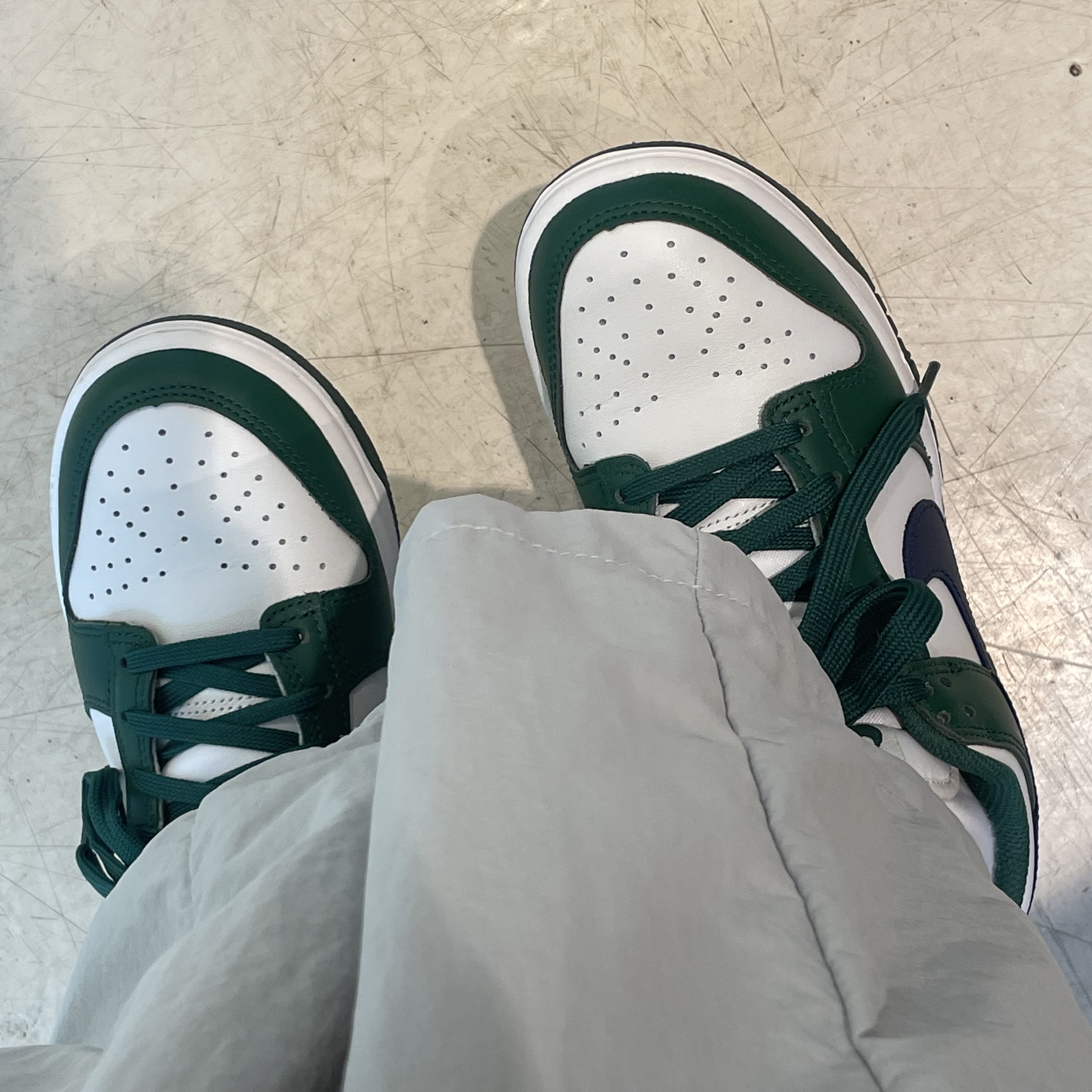 (W) Nike Dunk Low Gorge Green 착용 스타일 - 2