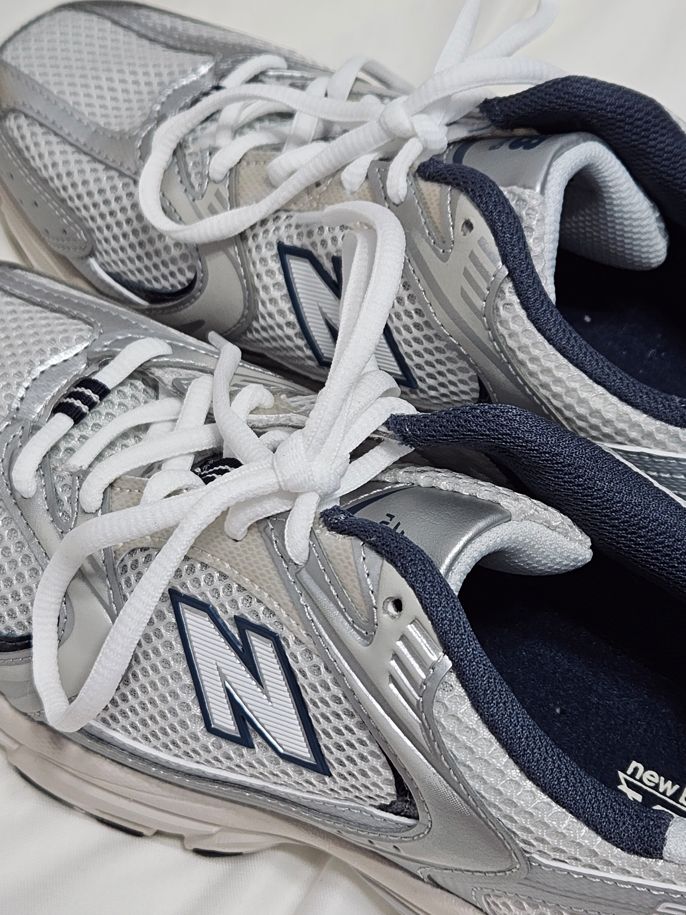 New Balance 530 Steel Grey 착용 스타일 - 4
