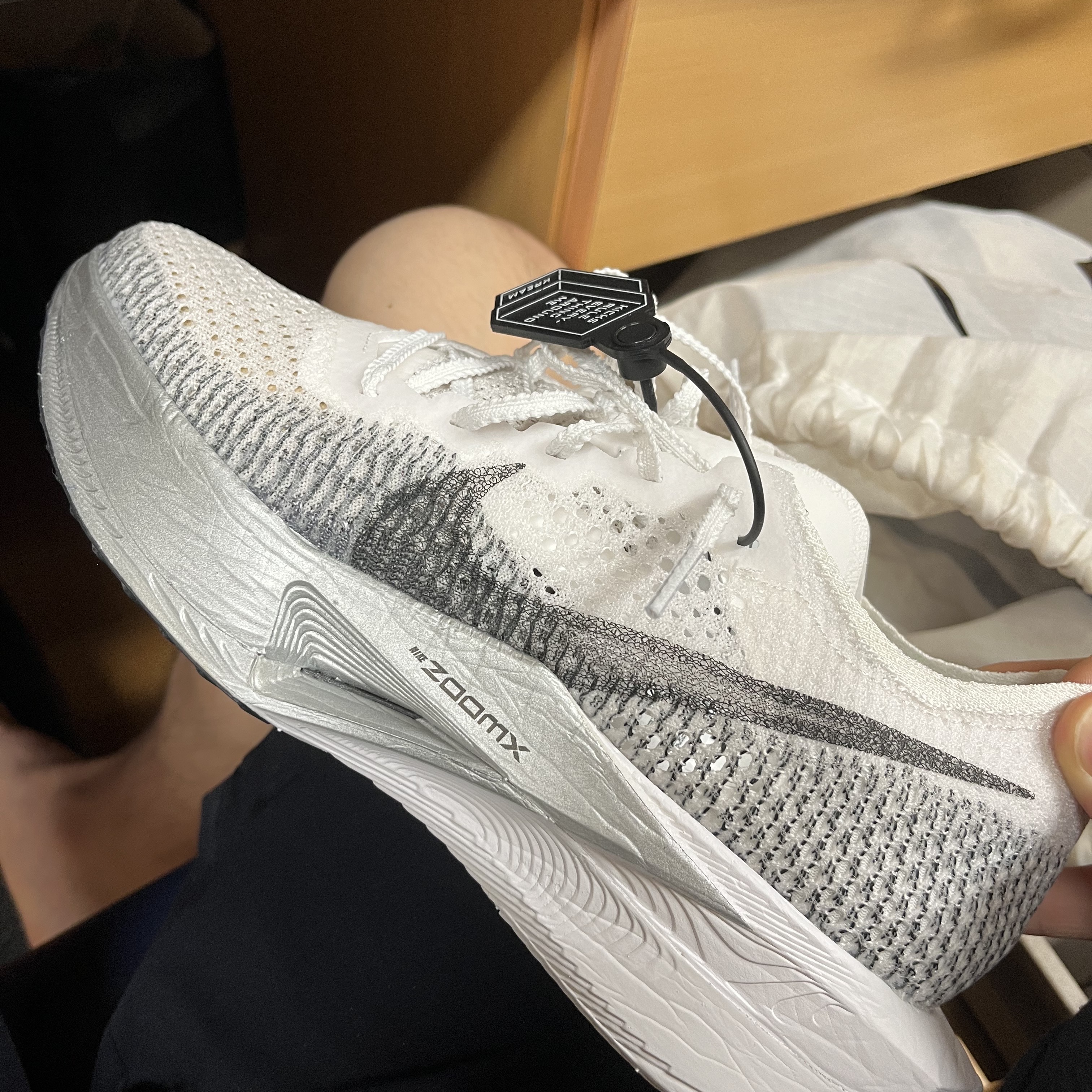 Nike ZoomX Vaporfly Next% 3 White Grey 착용 스타일