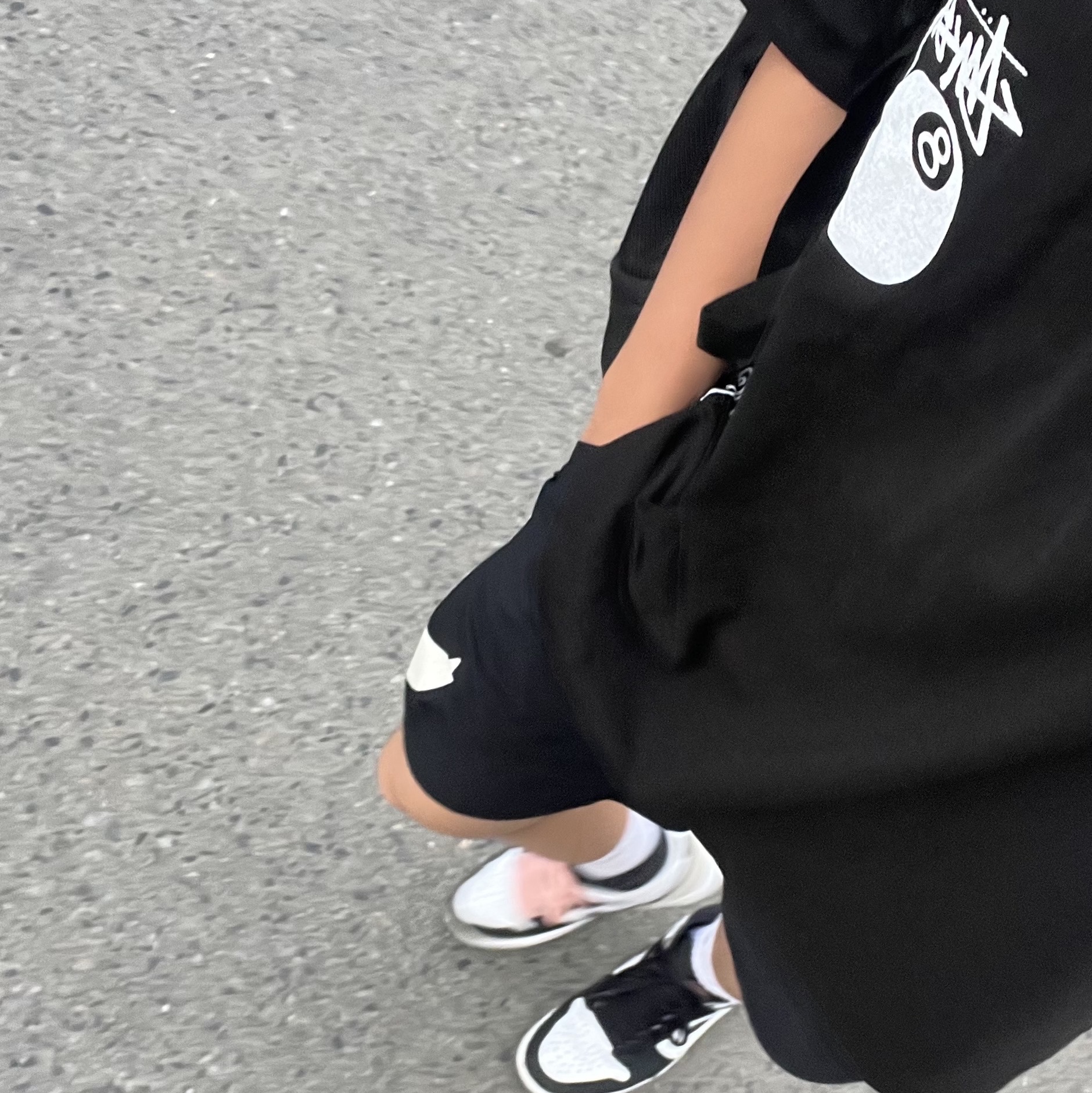 Stussy Test Strike Pigment Dyed T-Shirt Black, Jordan 1 Retro High OG Bleached Coral 착용 스타일 - 2