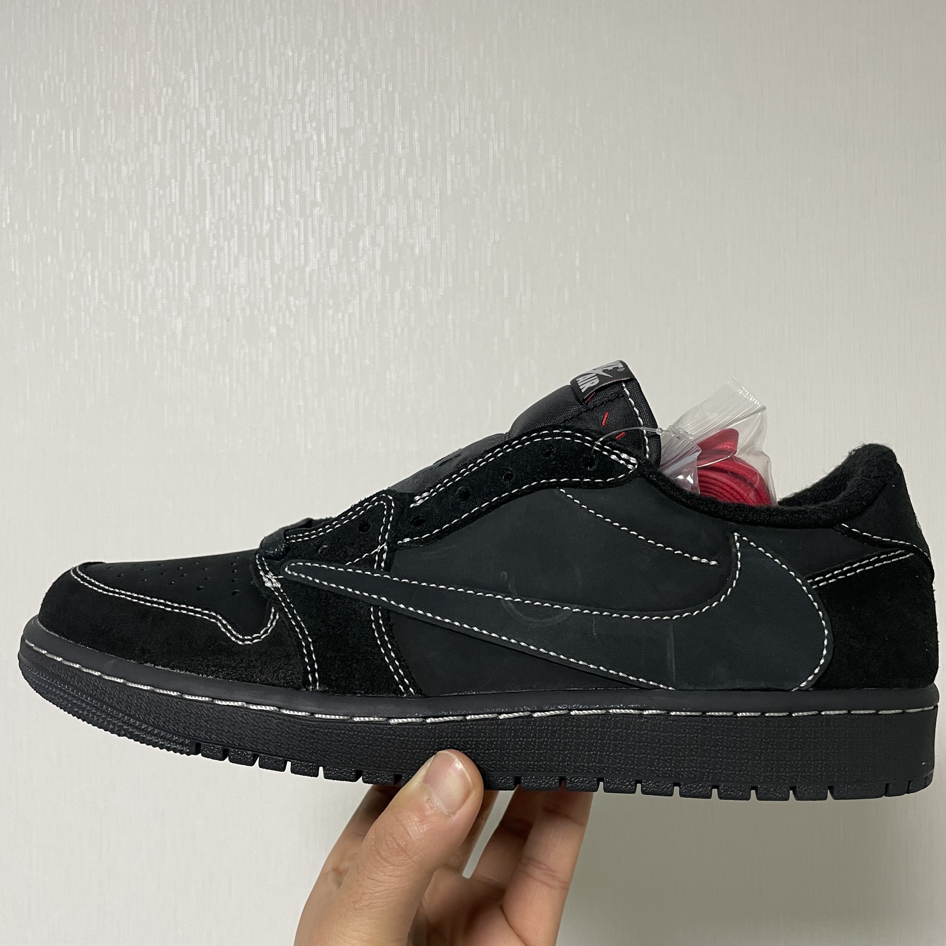 Jordan 1 x Travis Scott Retro Low OG SP Black Phantom 착용 스타일