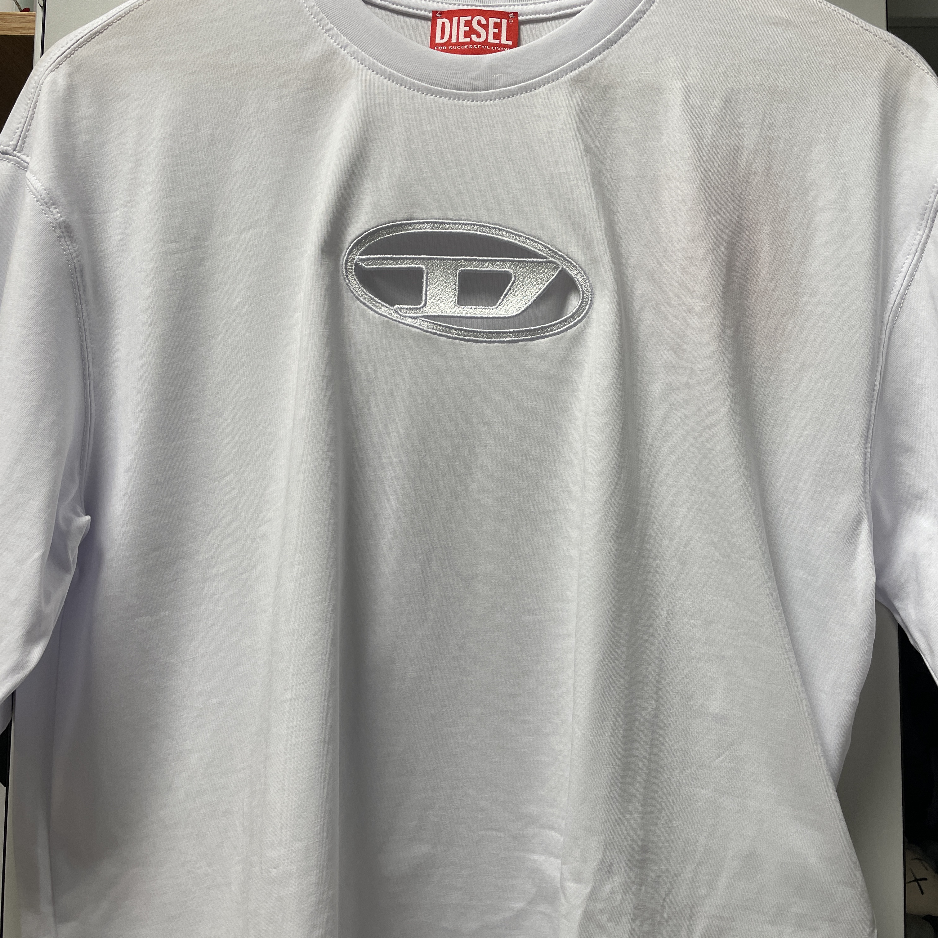 (W) Diesel T-Rowy-Od T-Shirt White Silver 착용 스타일