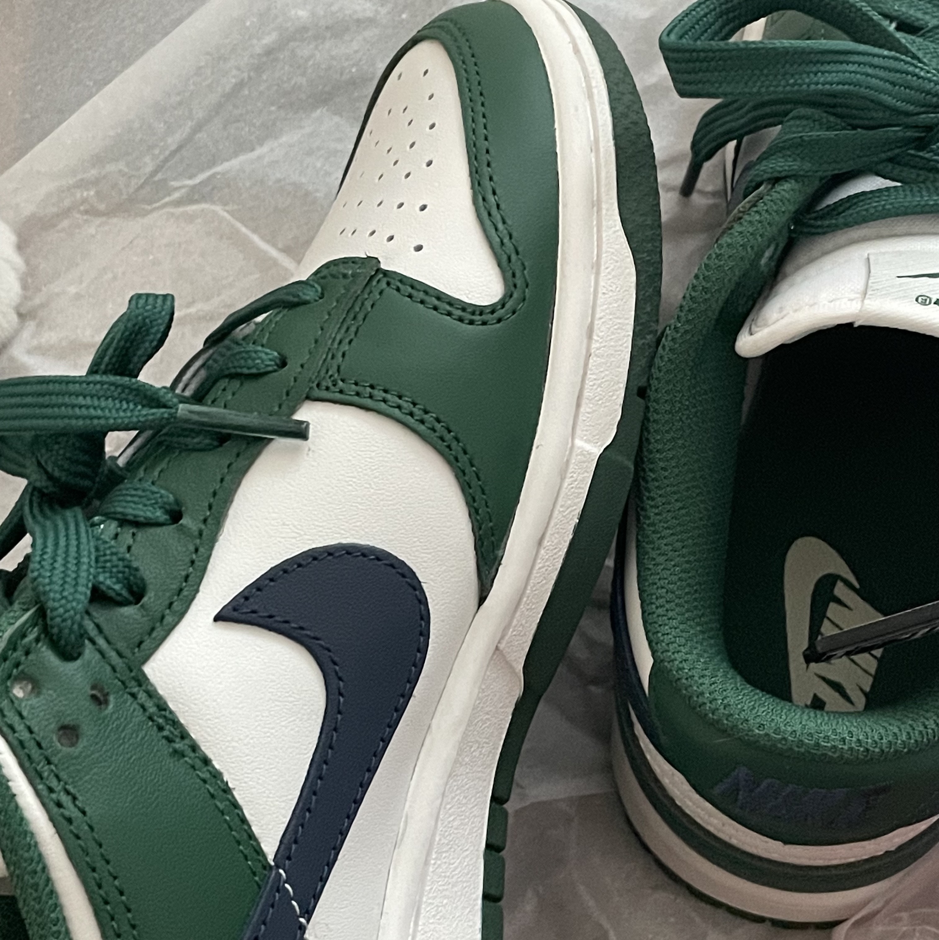 (W) Nike Dunk Low Gorge Green 착용 스타일 - 1