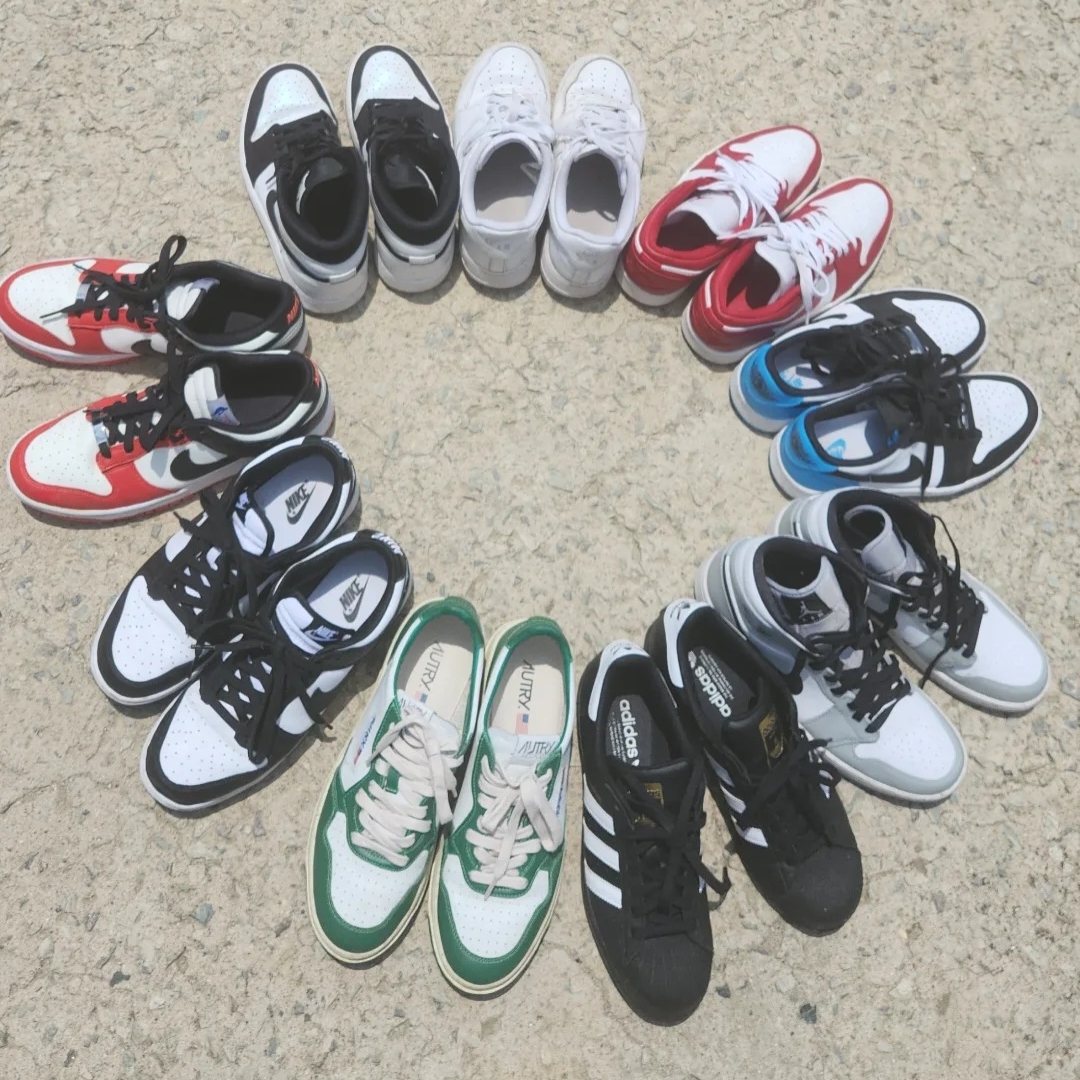 Nike Dunk Low Retro Black, Autry Medalist Low Leather Sneakers Green White 착용 스타일