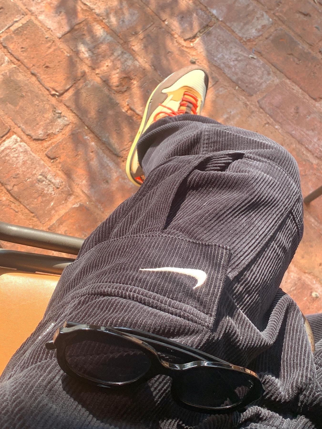 Stussy World Tour T-Shirt Black 2023, Supreme x Nike Arc Corduroy Cargo Pants Black - 22SS 착용 스타일 - 2