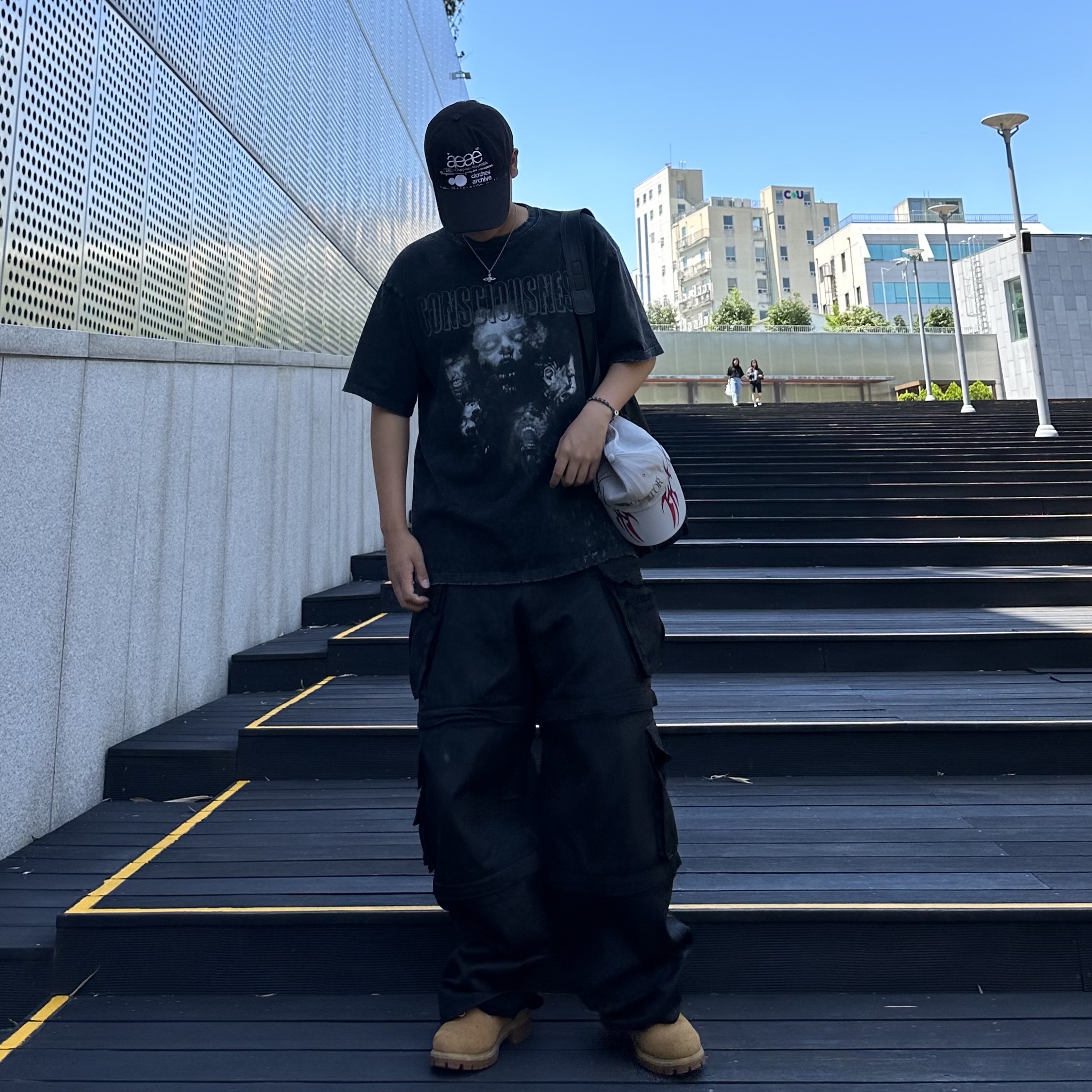 Project G/R Oversized Convertible Cargo Pants Coated Black, Vivienne Westwood Mini Bas Relief Pendant Silver 착용 스타일 - 3