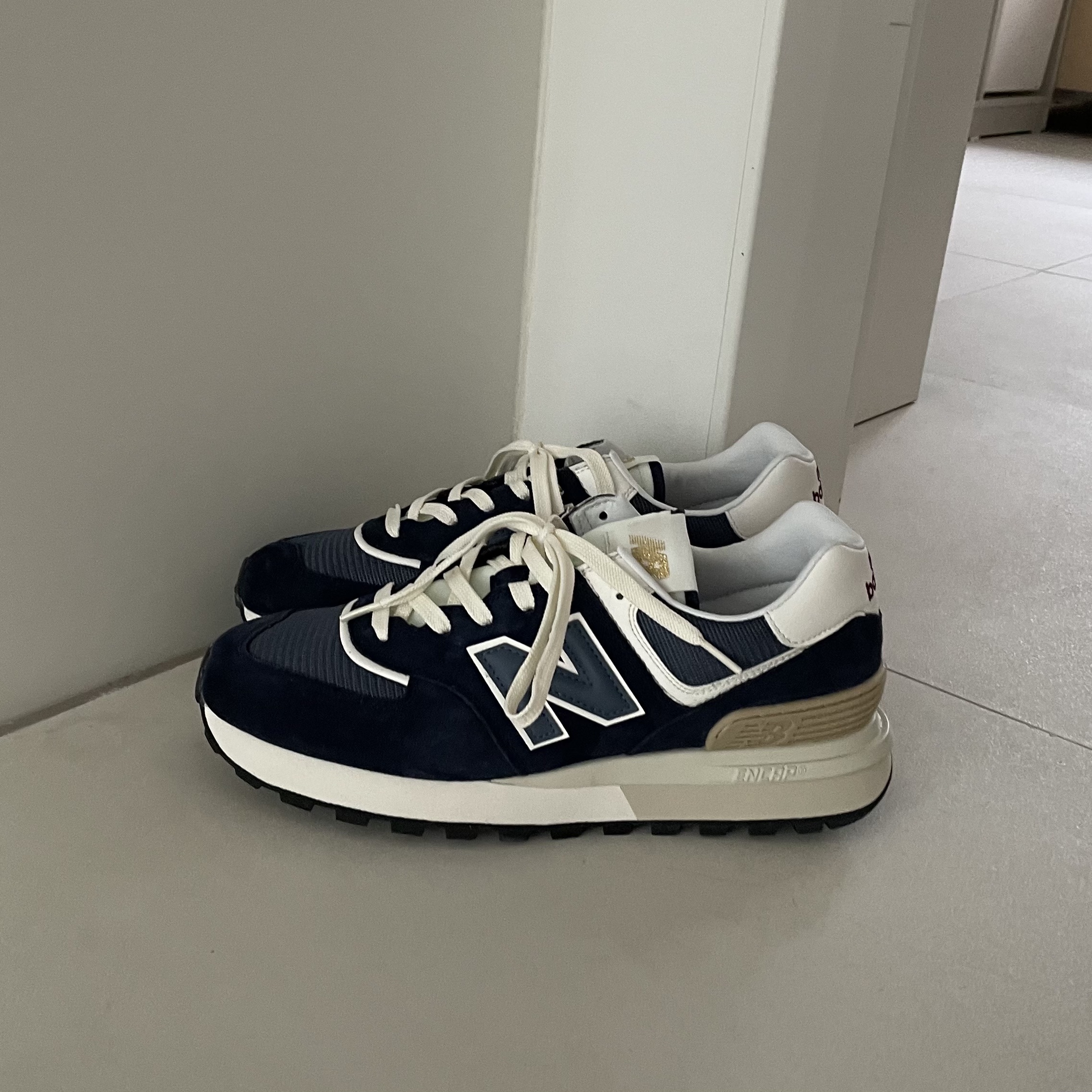 New Balance 574 Legacy Navy 착용 스타일