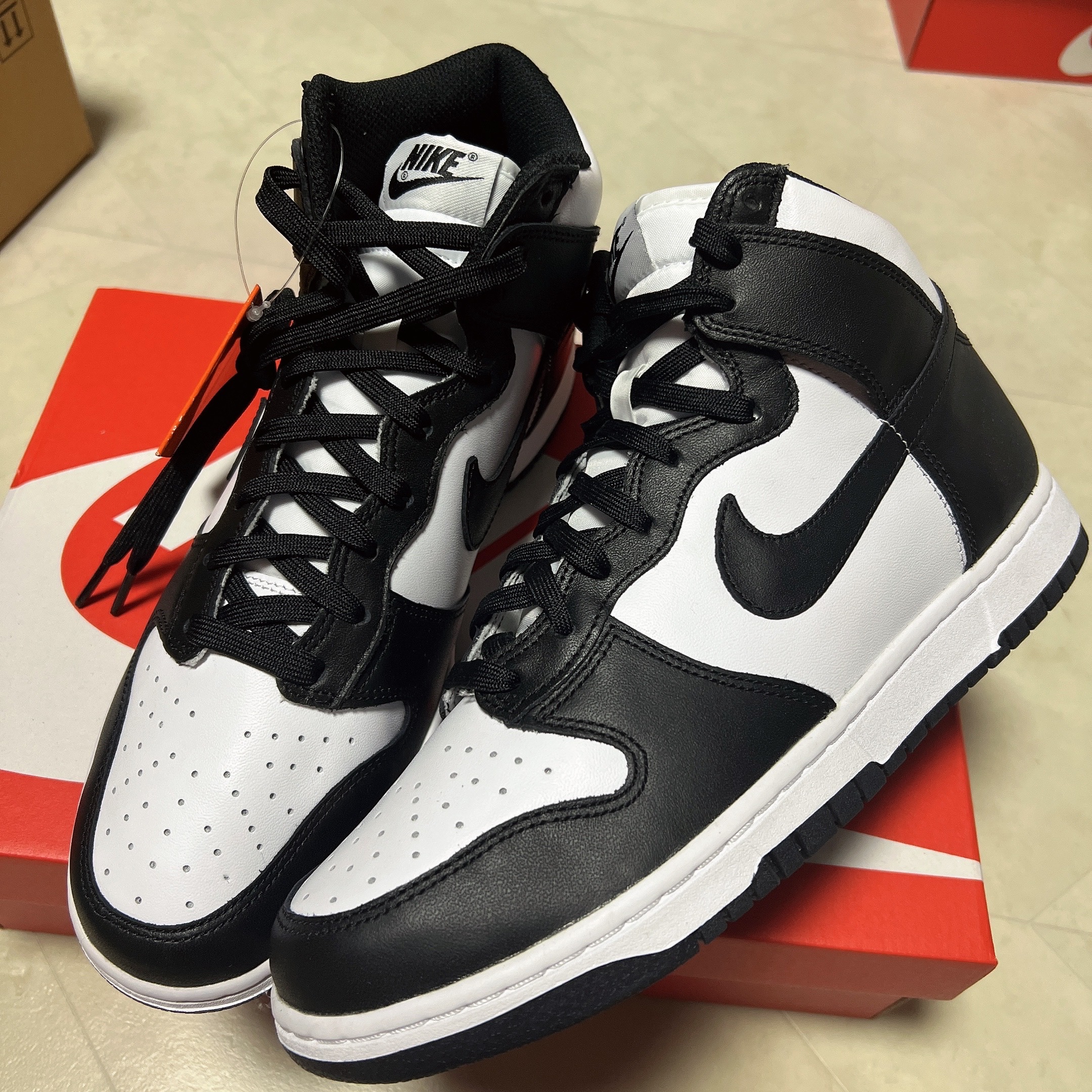 Nike Dunk High Retro Championship White 착용 스타일